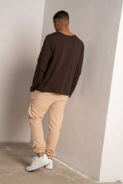 T-SHIRT OVERSIZE Z DELIKATNYM EFEKTEM SPRANIA CIEMNOBRĄZOWY - TOBALAI