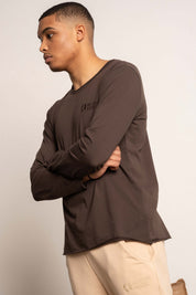 T-SHIRT OVERSIZE Z DELIKATNYM EFEKTEM SPRANIA CIEMNOBRĄZOWY - TOBALAI