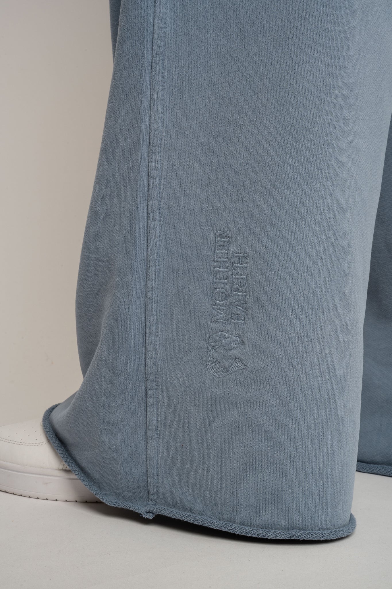 SPODNIE DRESOWE Z EFEKTEM WASHED NIEBIESKIE - ESBJERG
