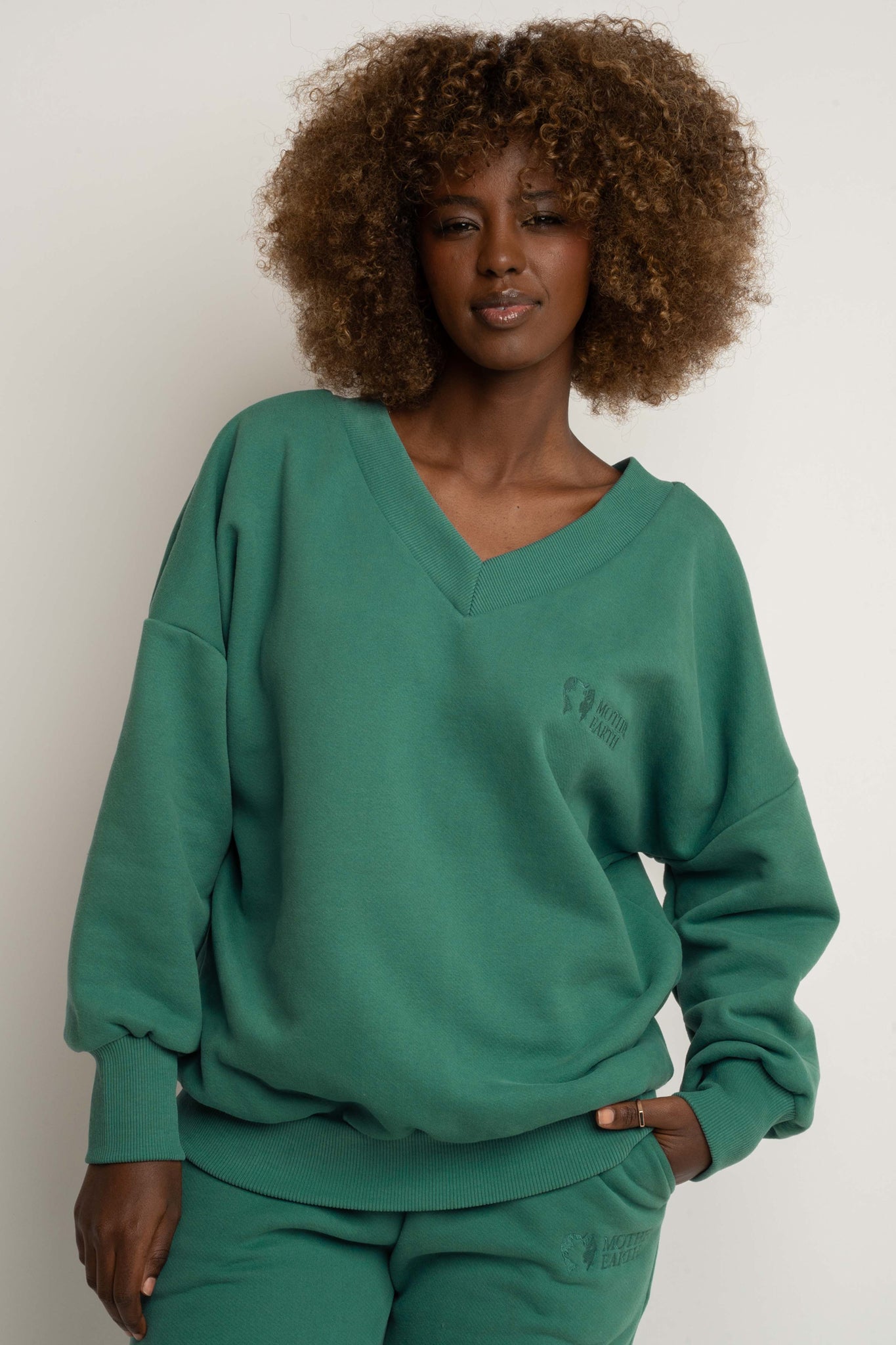 BLUZA Z DEKOLTEM OVERSIZE ZIELONA - BISCOE