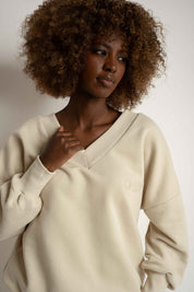 BLUZA Z DEKOLTEM OVERSIZE JASNOBEŻOWA - BISCOE