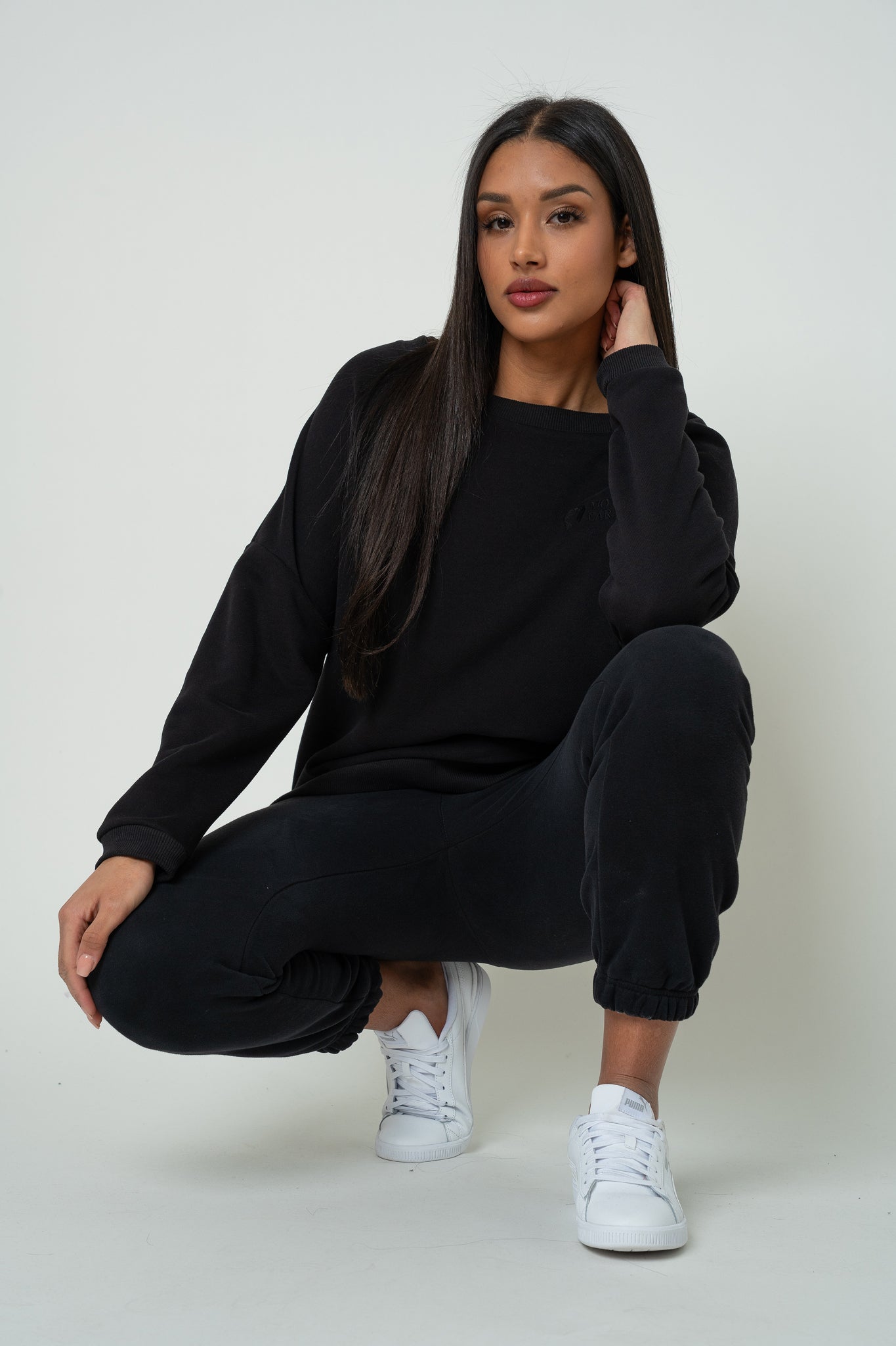 BLUZA OVERSIZE Z SZEROKIM DEKOLTEM CZARNA - MULL
