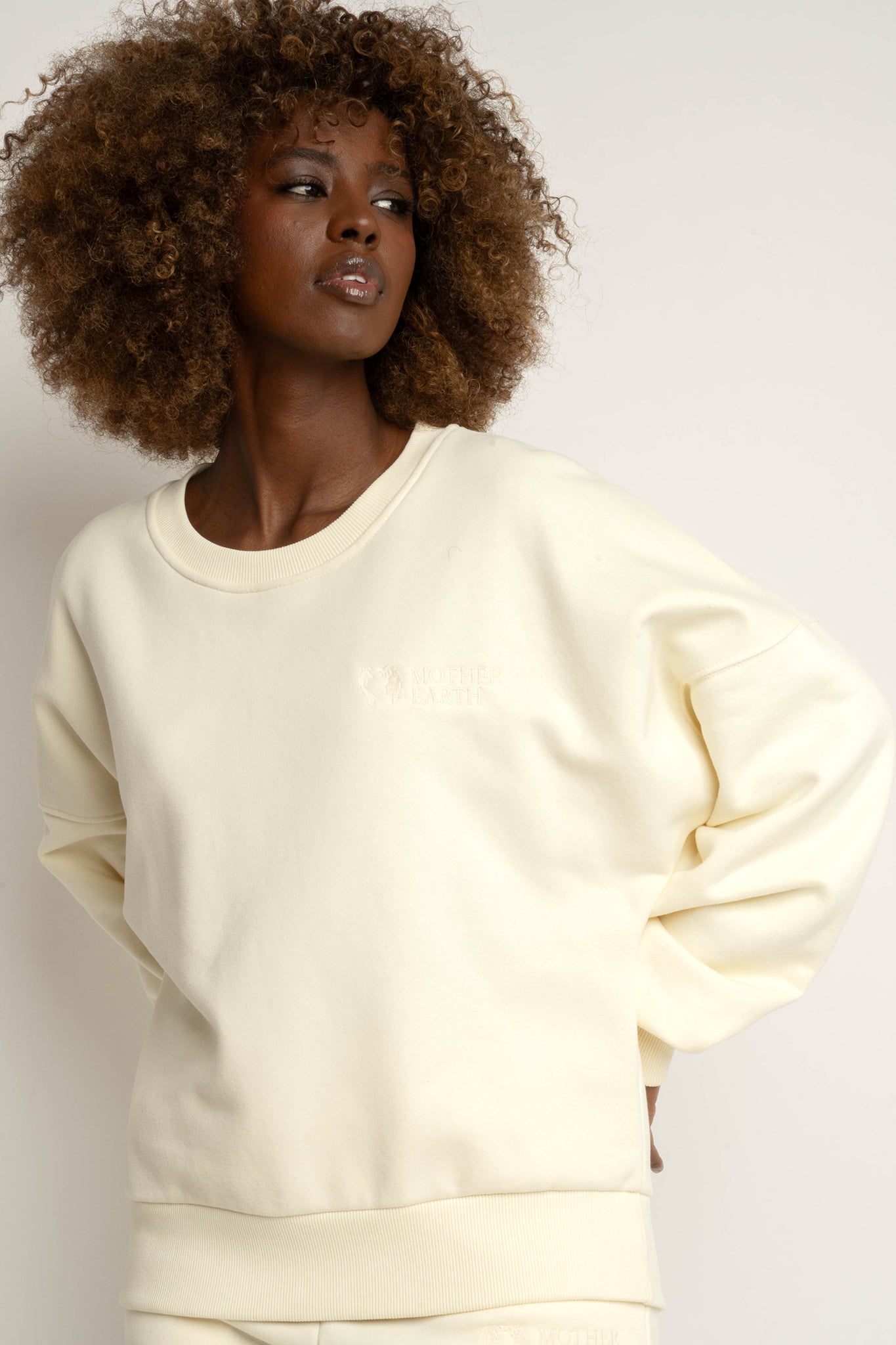 BLUZA TYPU CREWNECK KREMOWA - OZARK