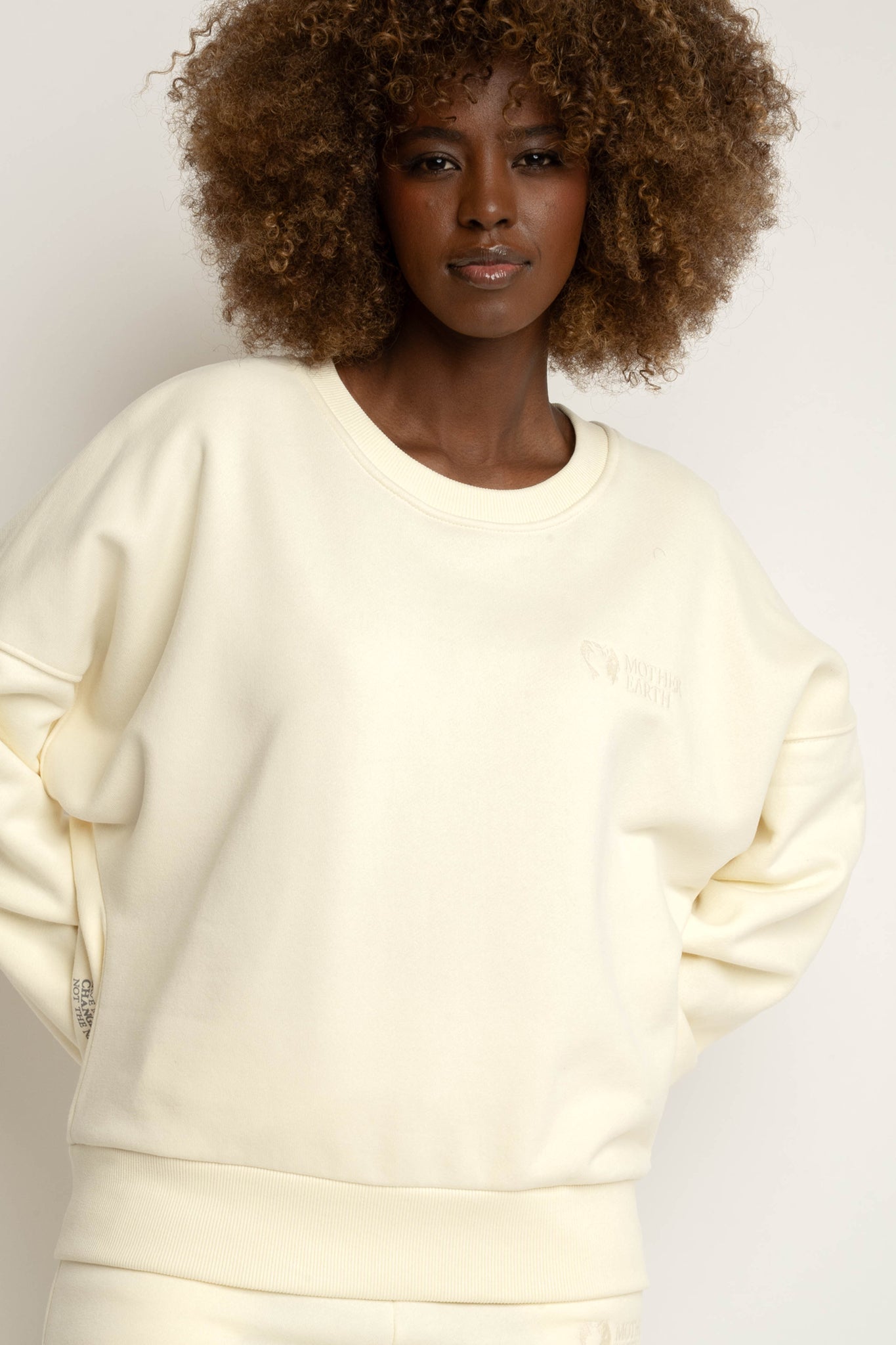 BLUZA TYPU CREWNECK KREMOWA - OZARK