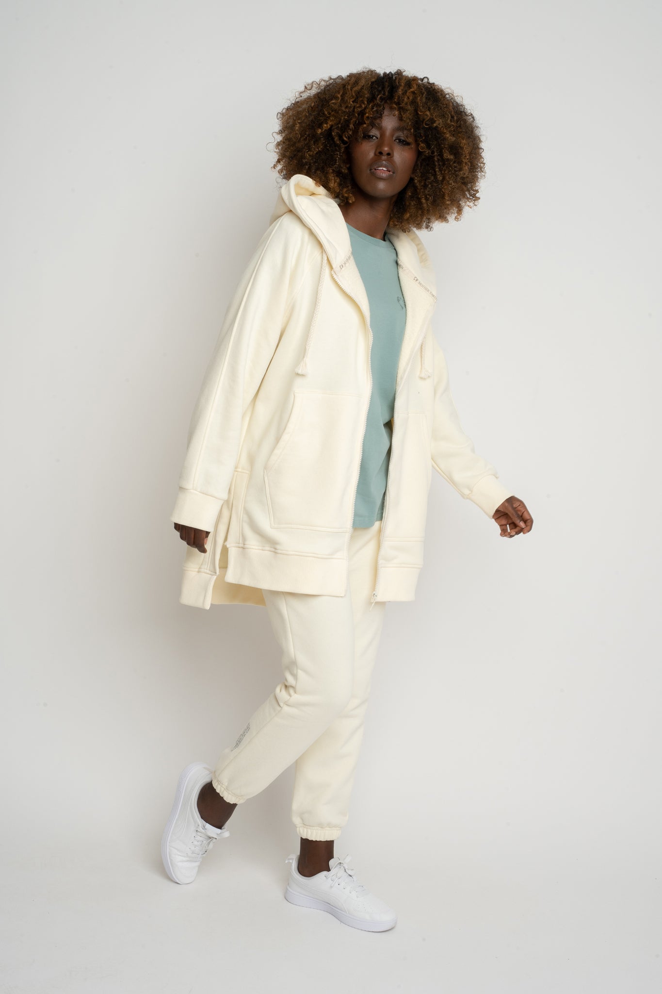 BLUZA Z KAPTUREM OVERSIZE ECRU - ESMERALDA