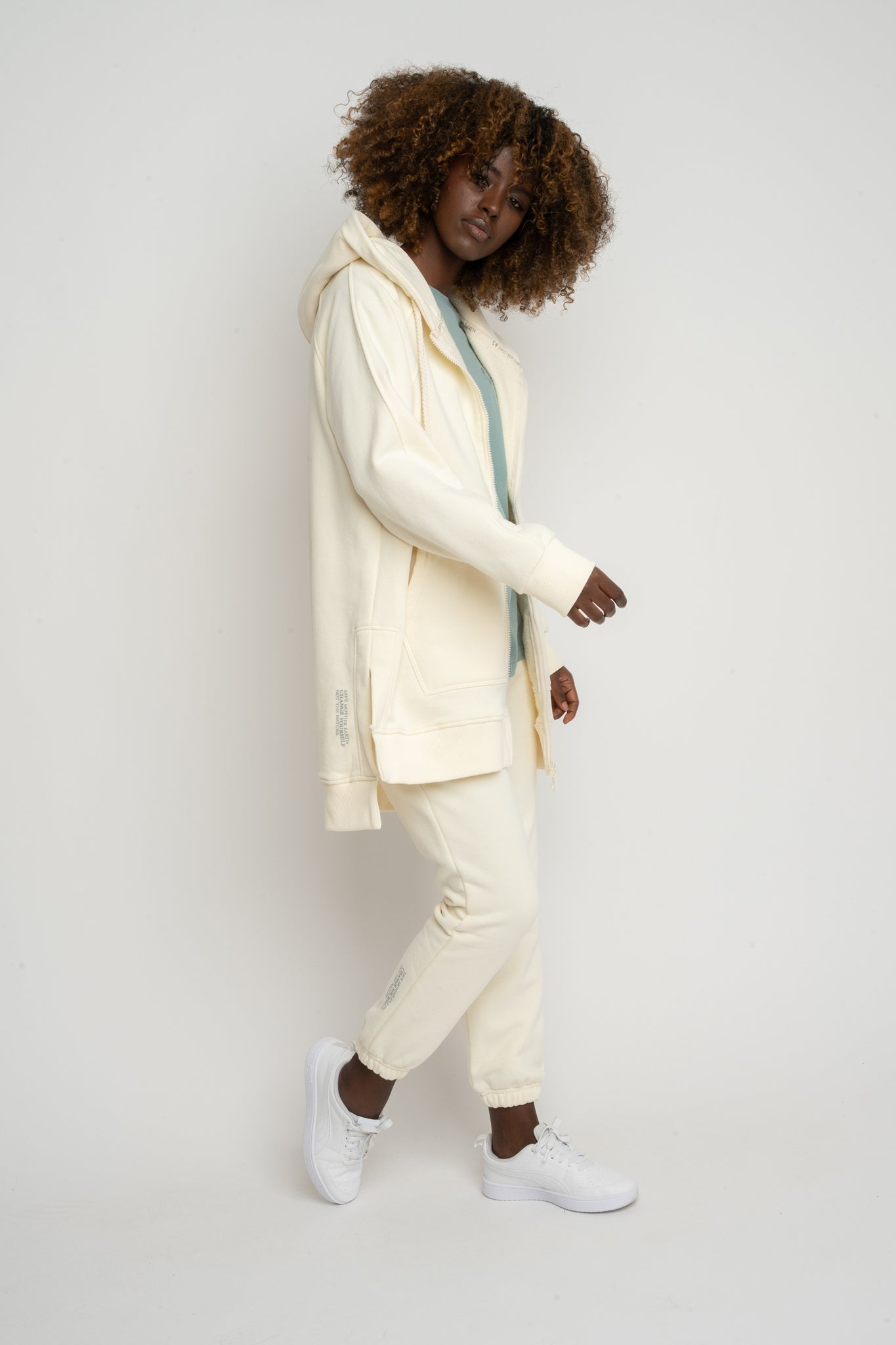 BLUZA Z KAPTUREM OVERSIZE ECRU - ESMERALDA