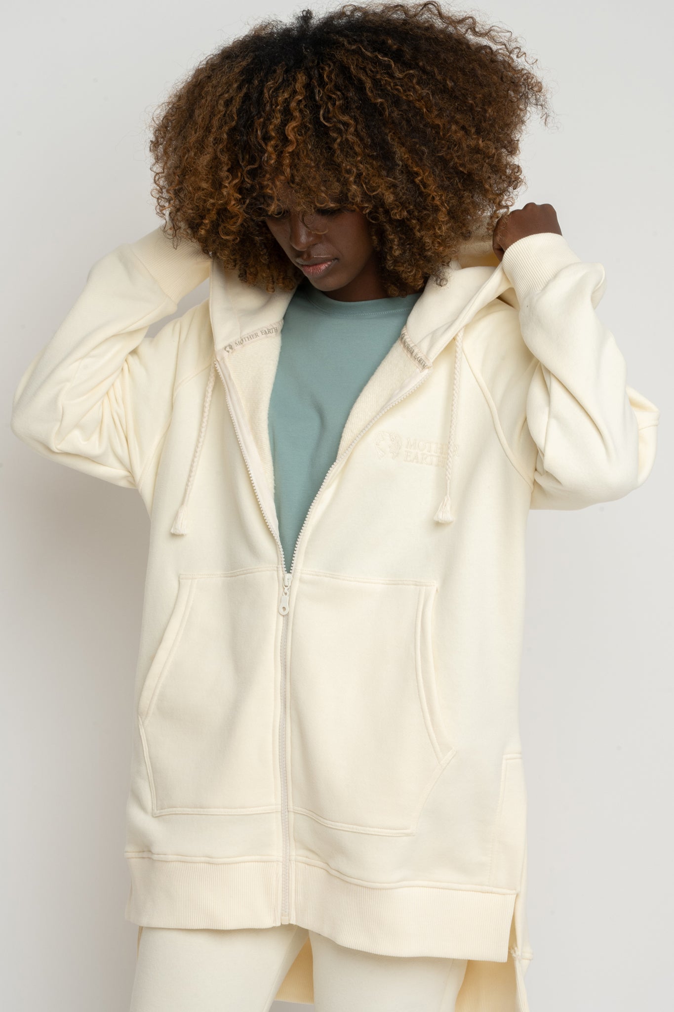 BLUZA Z KAPTUREM OVERSIZE ECRU - ESMERALDA
