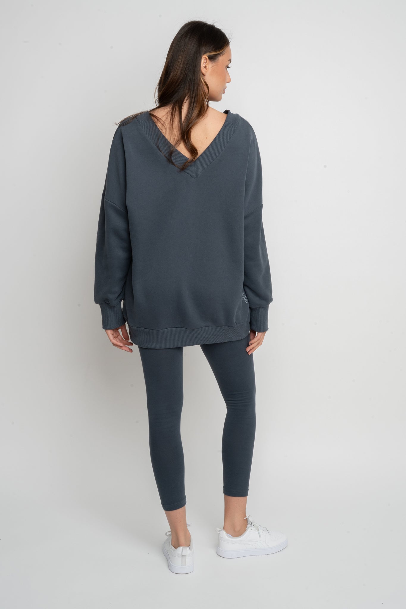 BLUZA Z DEKOLTEM OVERSIZE GRAFITOWA - BISCOE