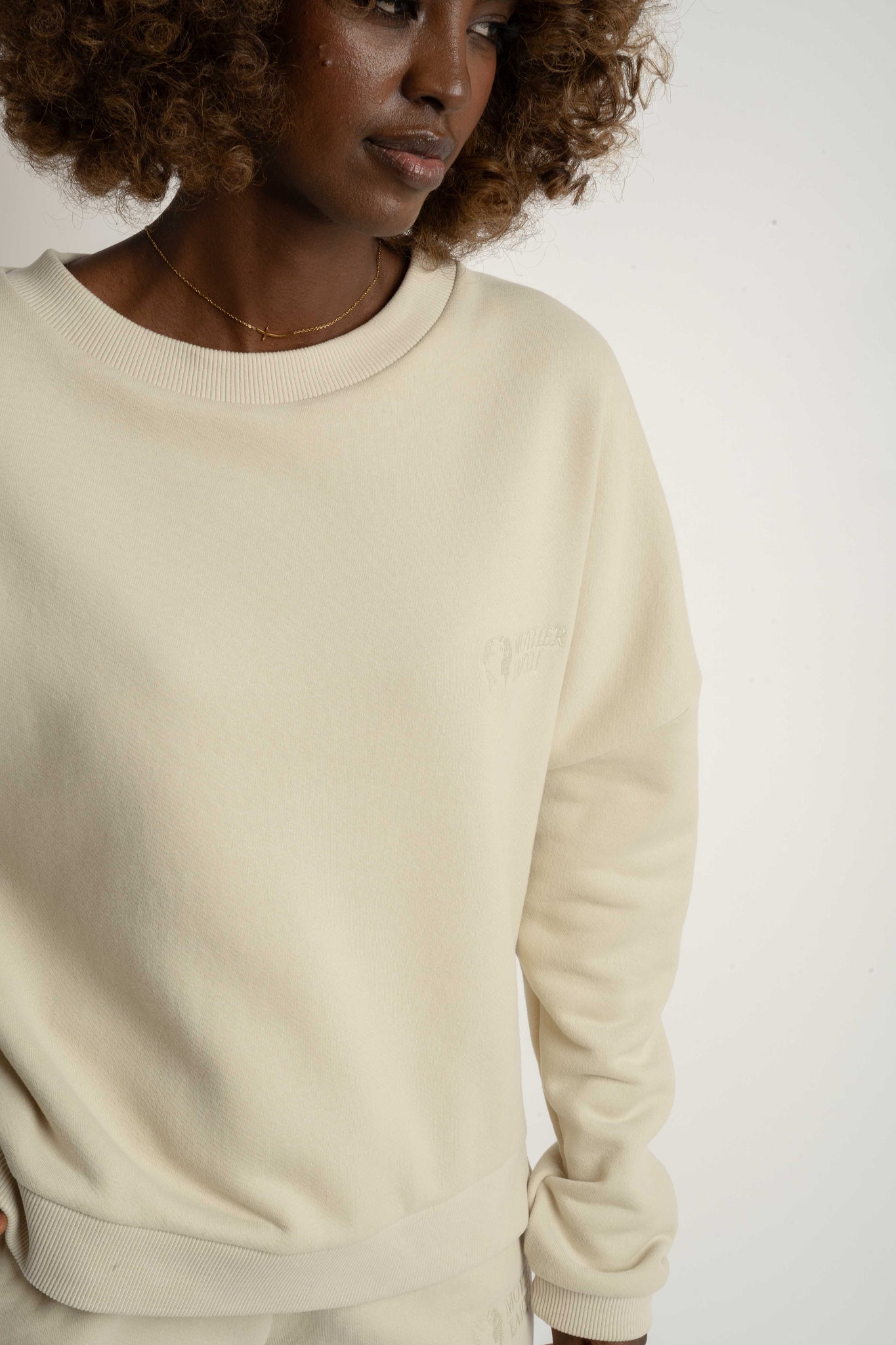BLUZA O KROJU REGULAR FIT Z DŁUŻSZYM TYŁEM JASNOBEŻOWA - COOK