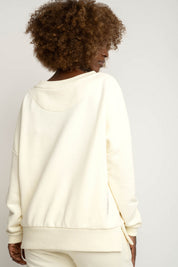 BLUZA OVERSIZE Z SZEROKIM DEKOLTEM KREMOWA - MULL