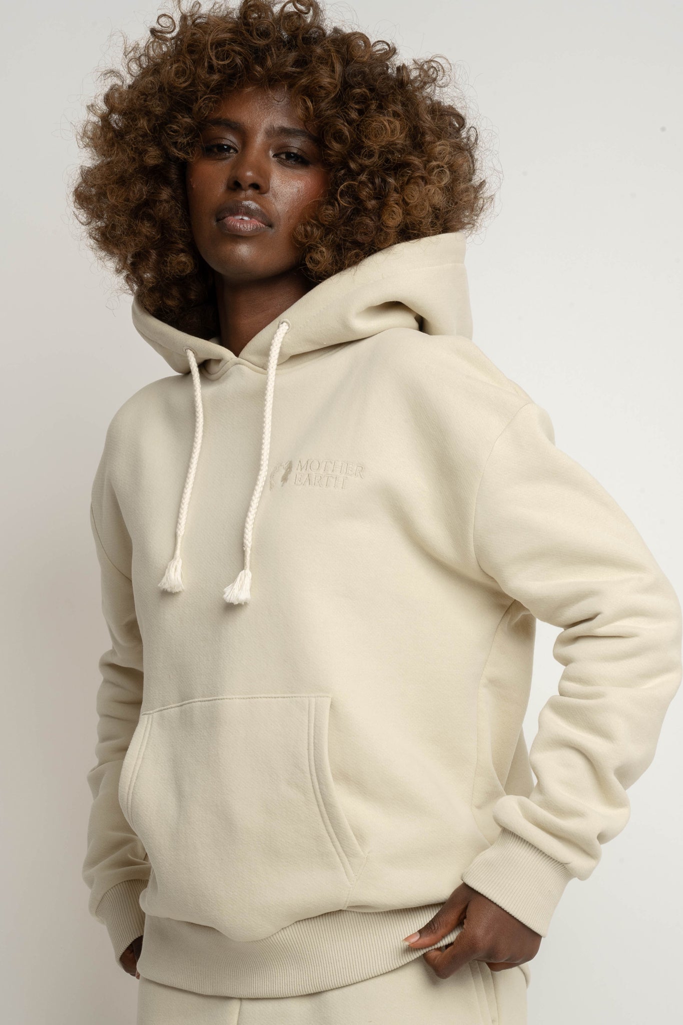 DUST BEIGE HOODIE - MOHELI