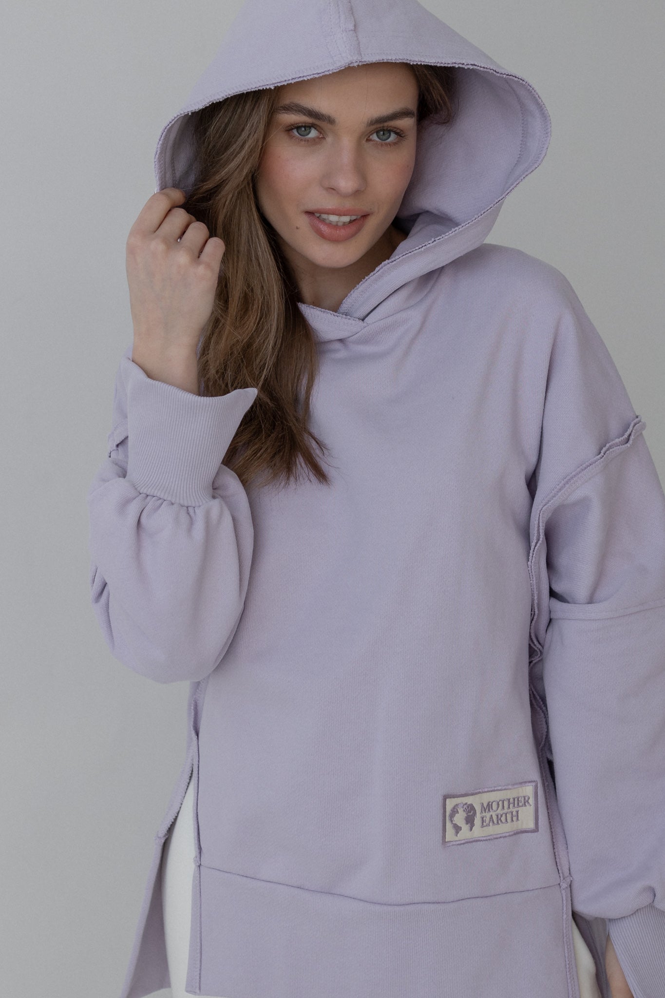 OVERSIZE SWEATSHIRT WITH HOOD AND SLOTS ON THE SIDES PURPLE - HOLA