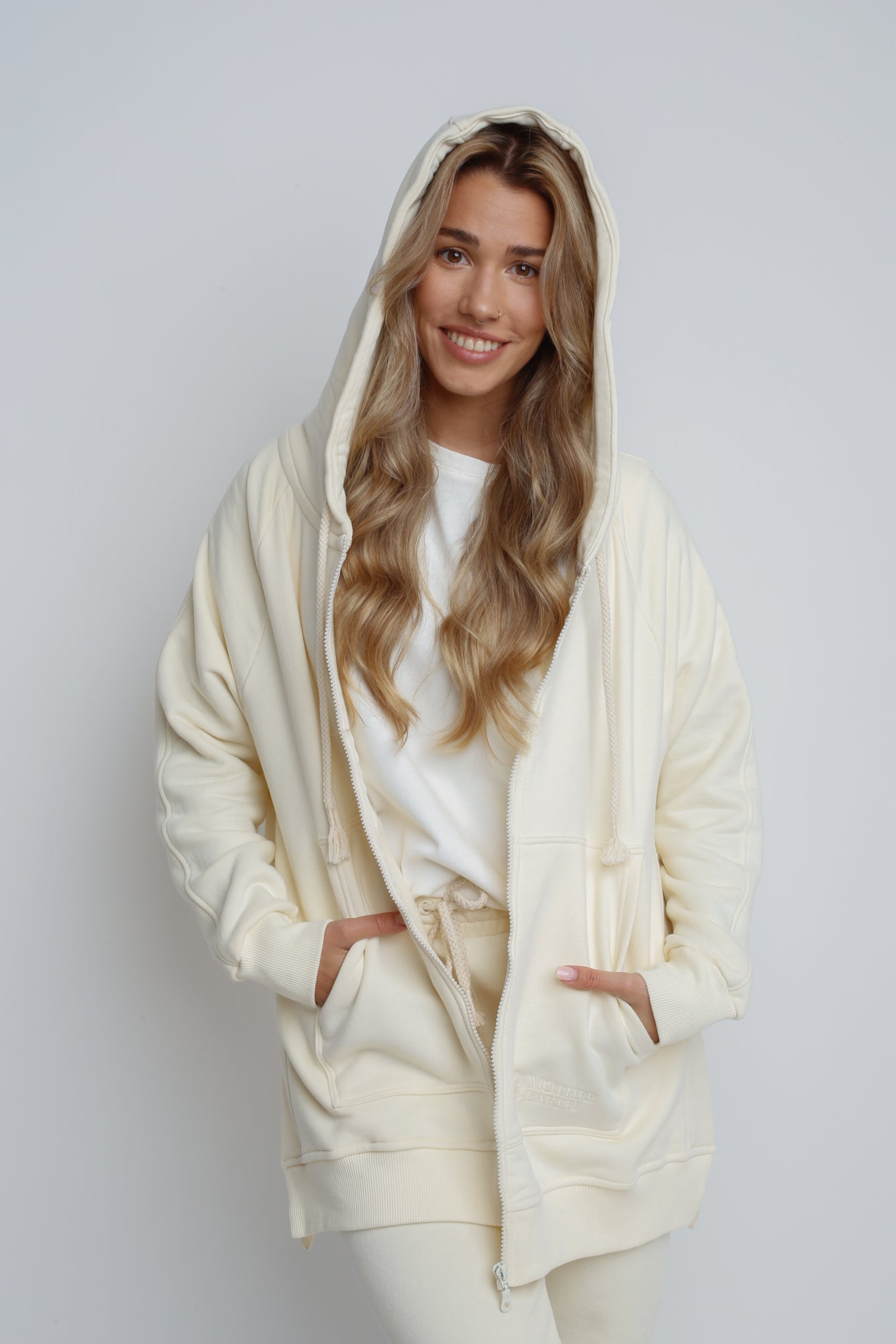 OVERSIZE ECRU HOODED SWEATSHIRT - ESMERALDA