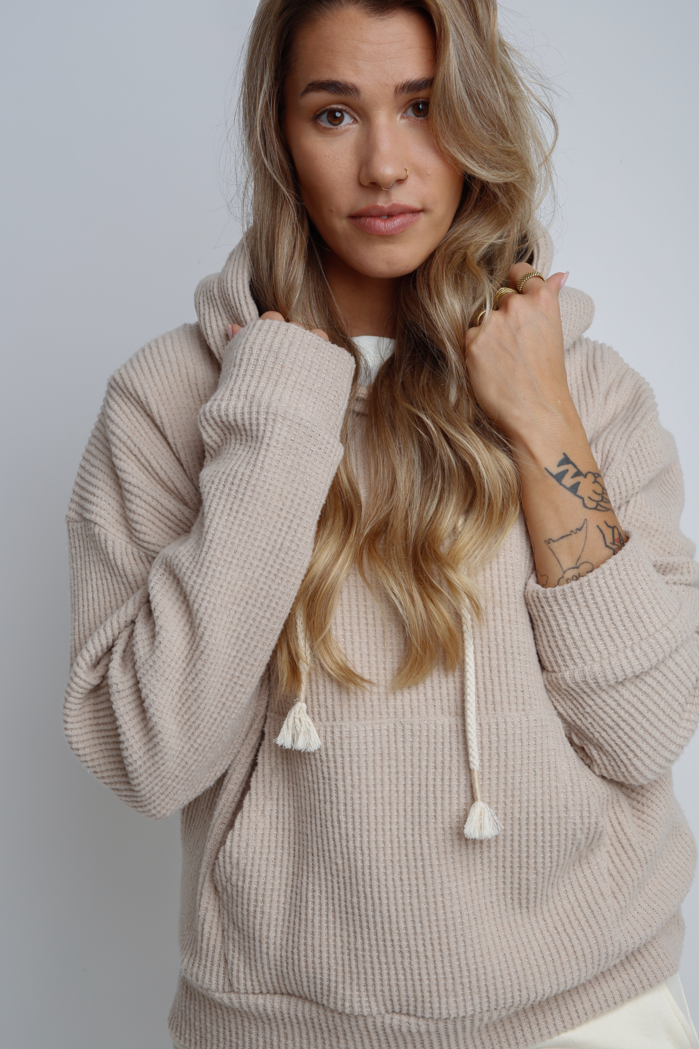 OVERSIZE HOODED KNITTED SWEATSHIRT BEIGE - ELITA