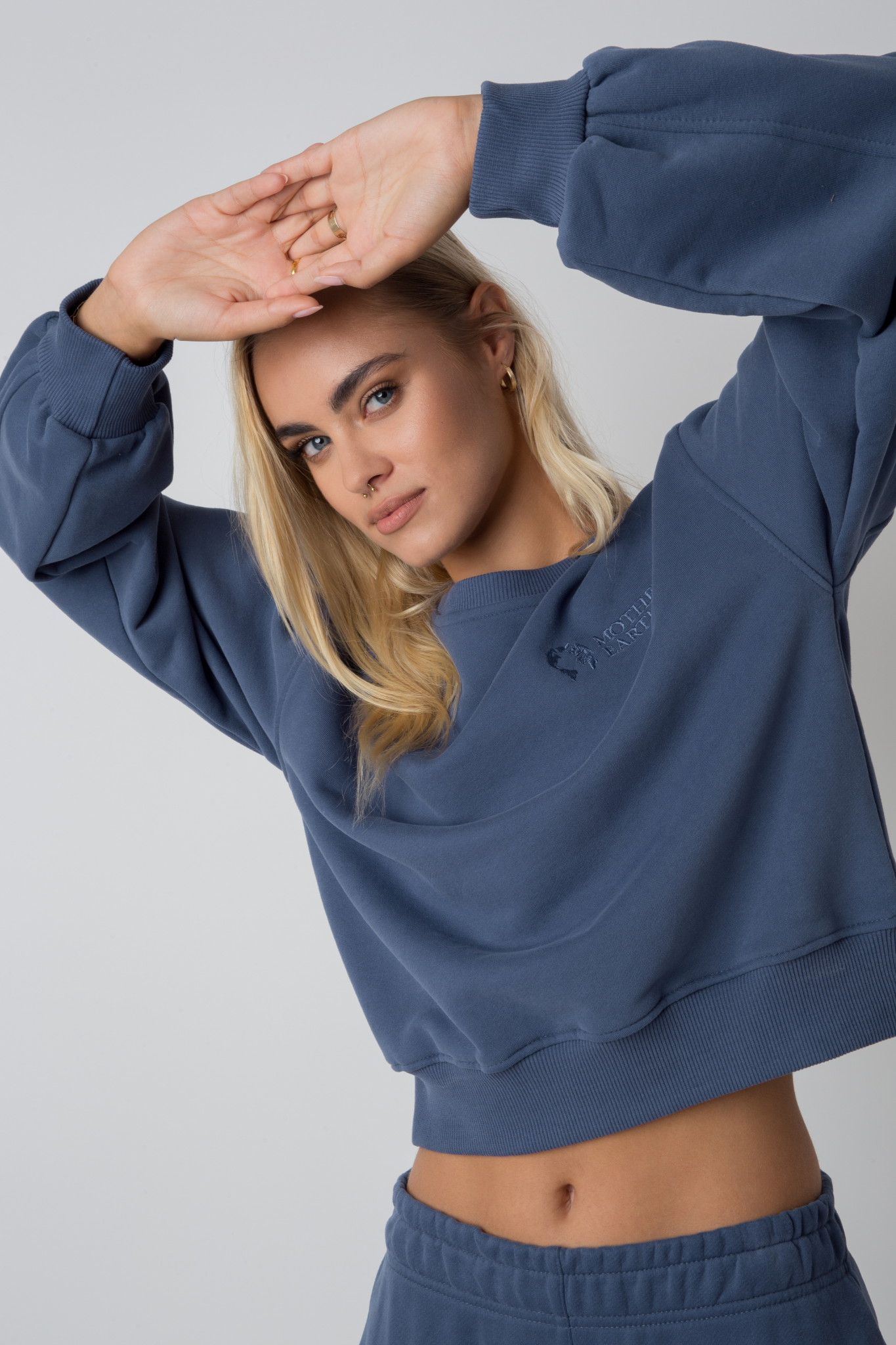 BLUZA TYPU CREWNECK GRANATOWA - COMINO