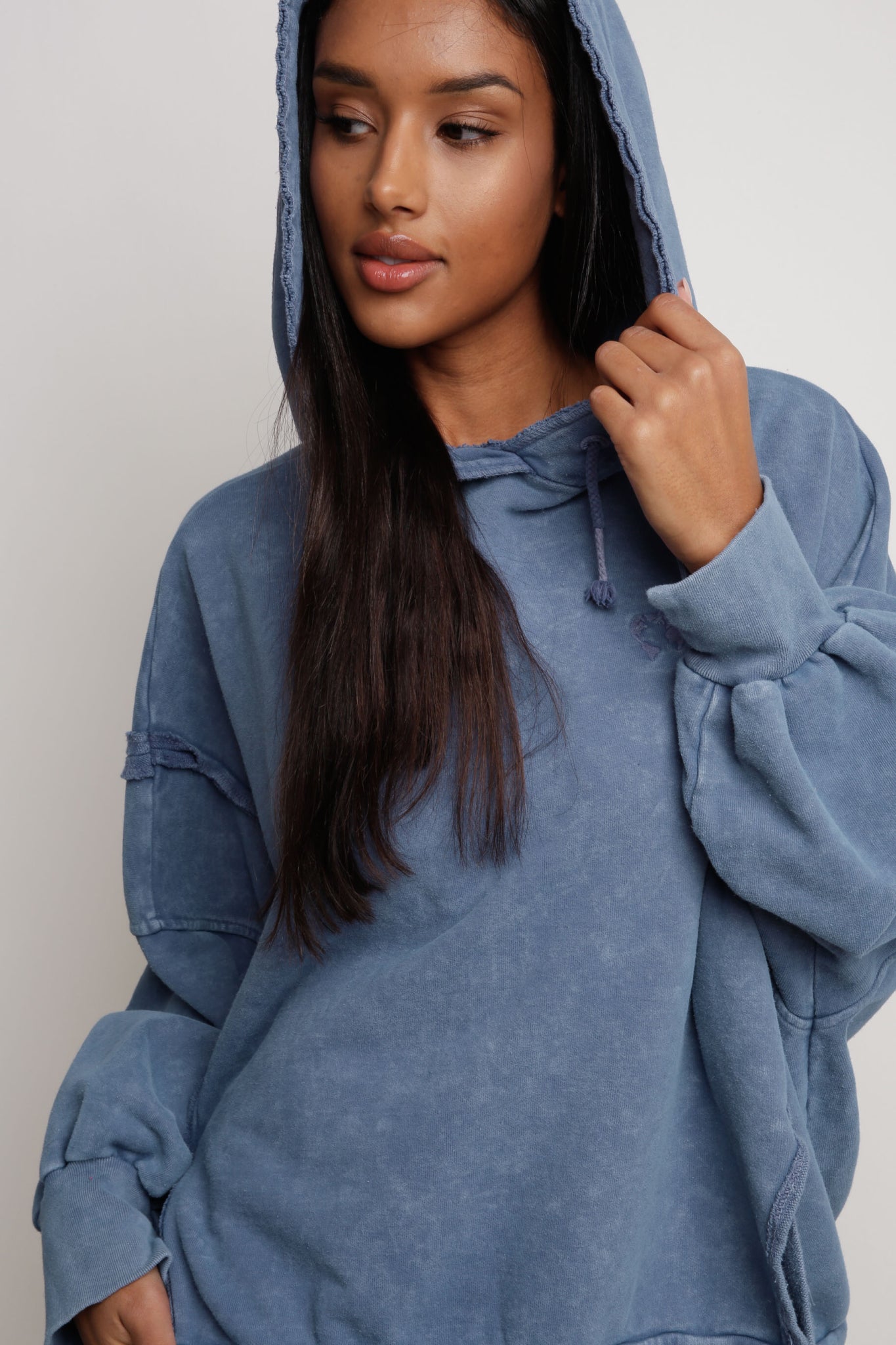 OVERSIZED SWEATSHIRT WITH WASHED EFFECT BLUE - HOLA