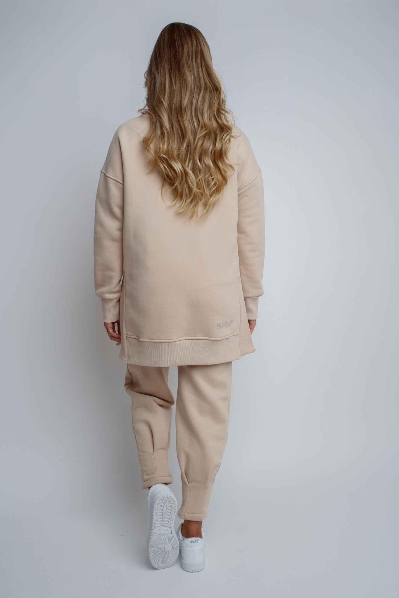 LONG SWEATSHIRT WITH SLOTS ON THE SIDES BEIGE - ISLANDIA