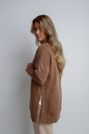 LONG SWEATSHIRT WITH SLOTS ON THE SIDES, DARK BROWN - ISLANDIA