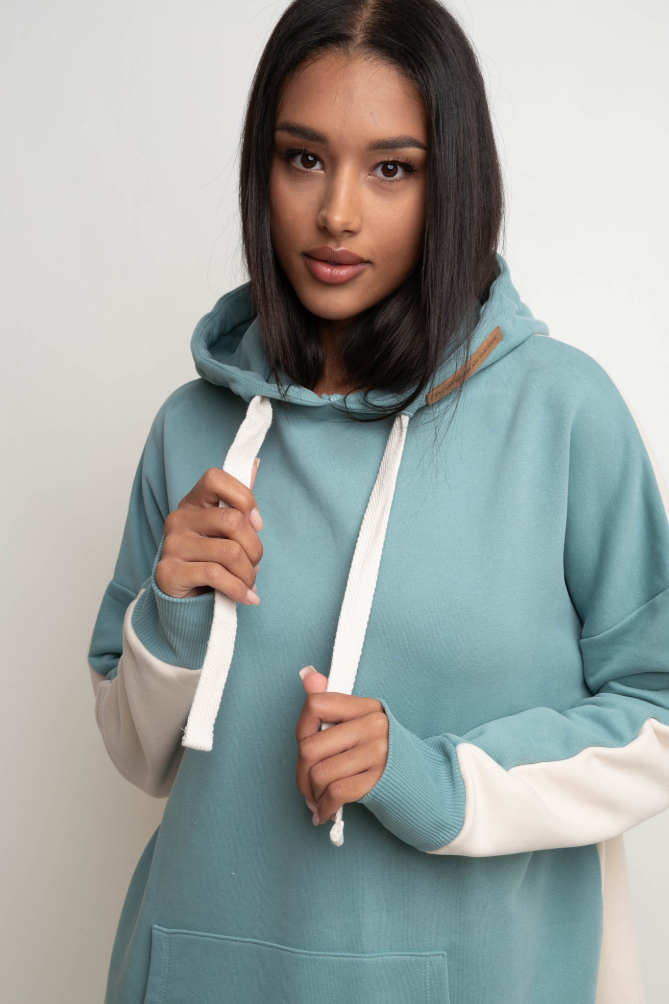 LONG HOODED SWEATSHIRT TURQUOISE ECRU - SIKOKU