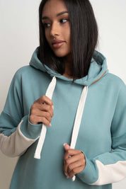 LONG HOODED SWEATSHIRT TURQUOISE ECRU - SIKOKU