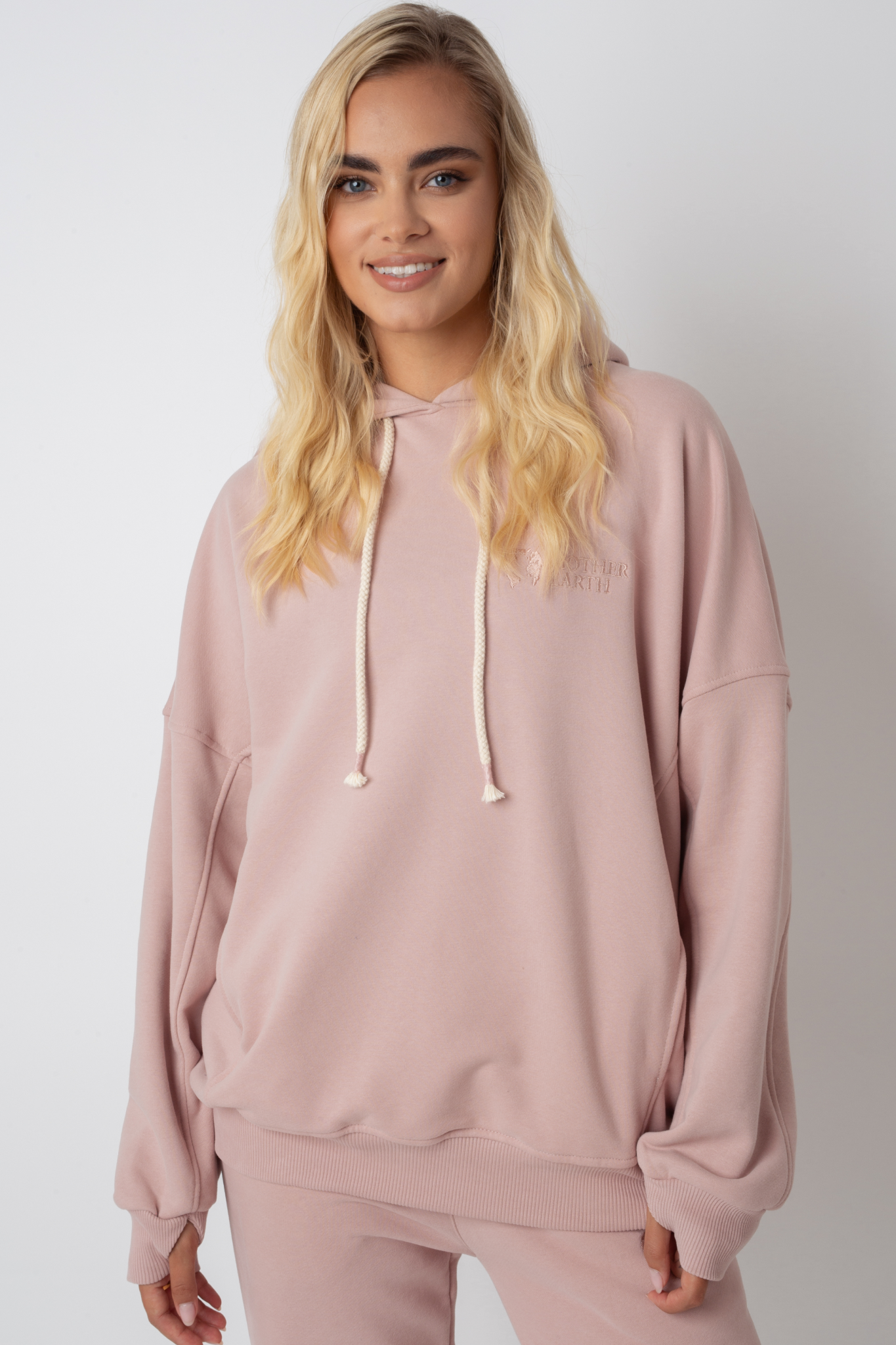 BLUZA OVERSIZE Z KAPTUREM JASNORÓŻOWA - EGERIA