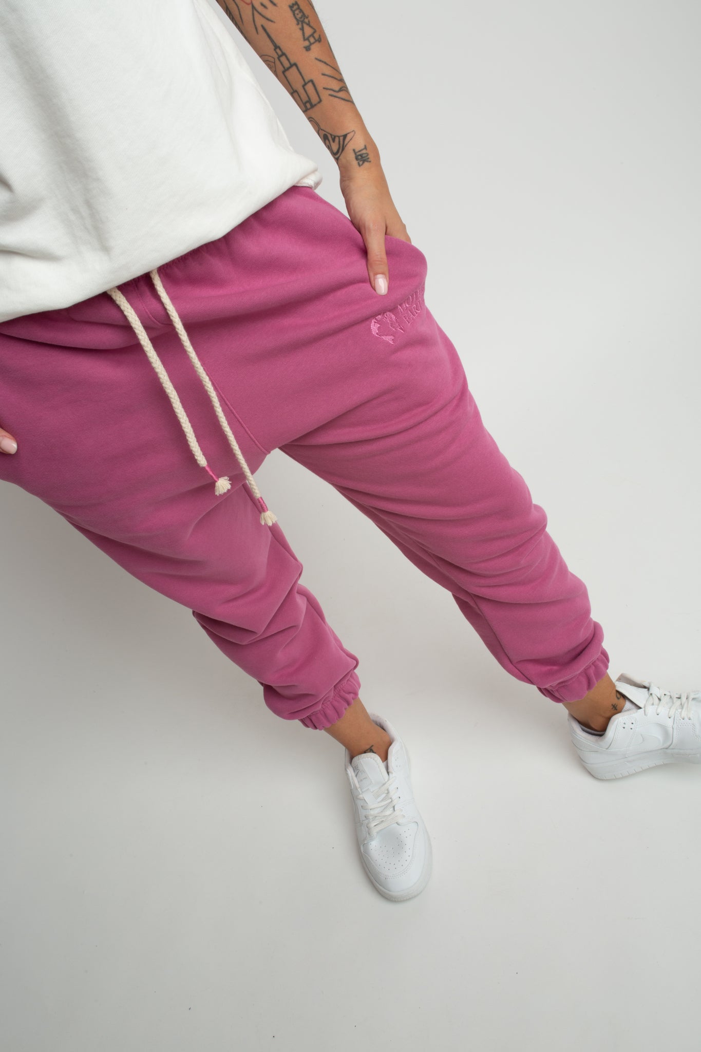 KARPATOS - OVERSIZE UNISEX FUCHSIA SWEATPANTS