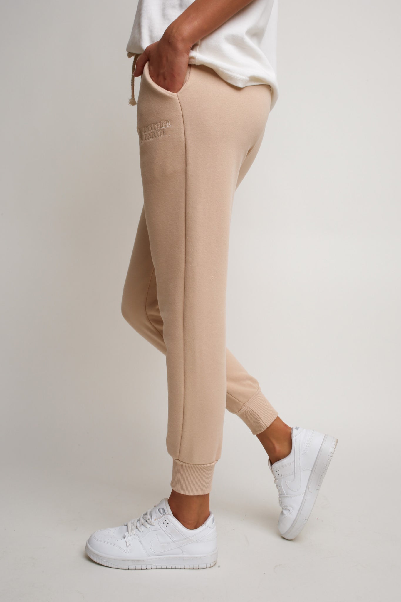 BEIGE JOGGER TROUSERS - BEGERA