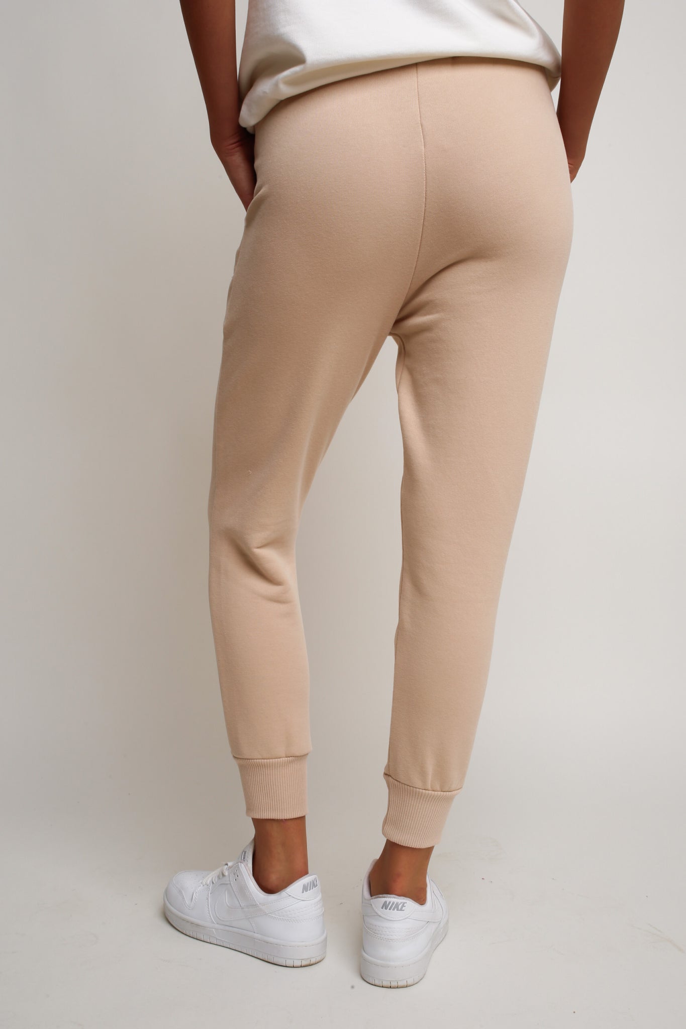 BEIGE JOGGER TROUSERS - BEGERA