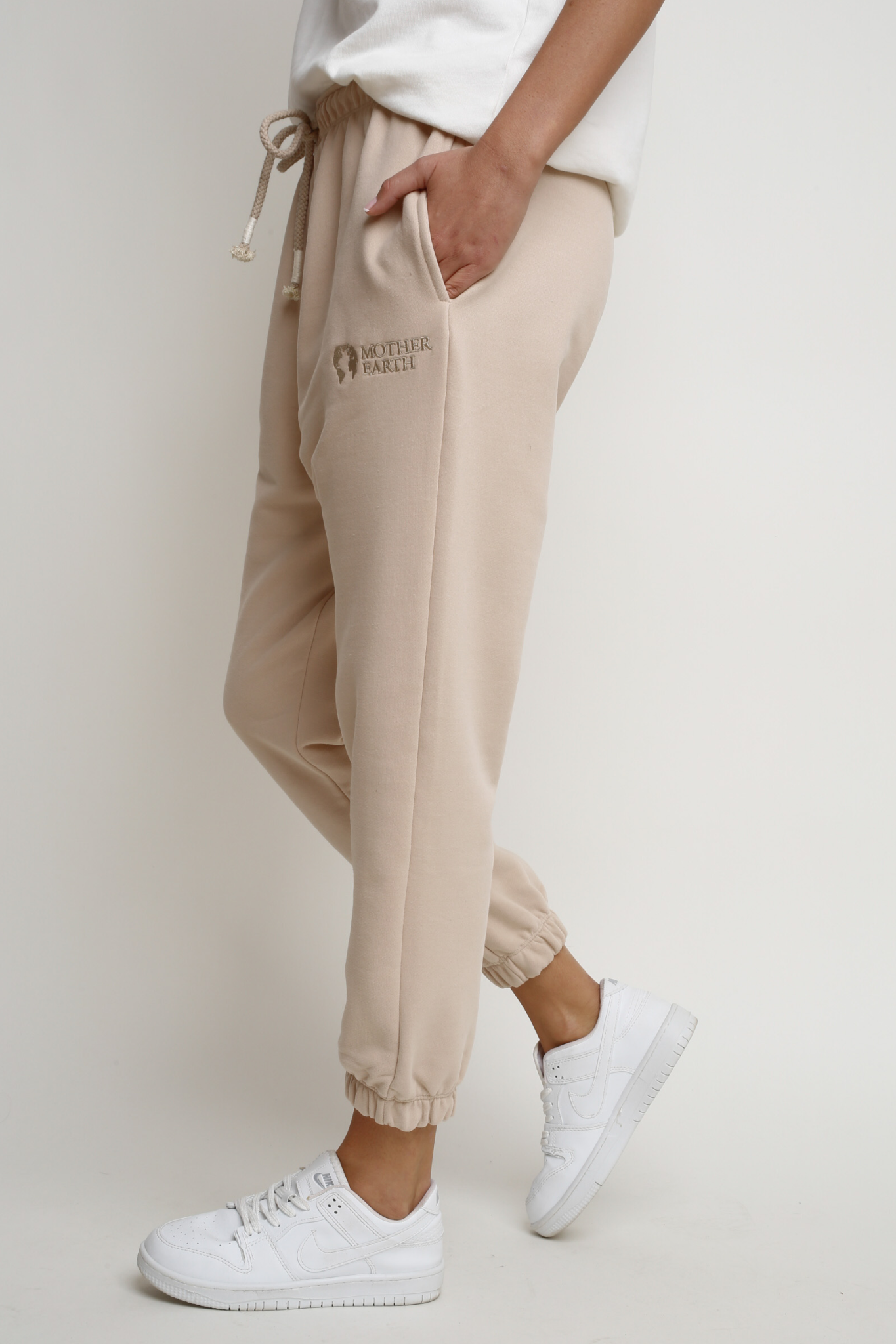 OVERSIZE UNISEX SAND SWEATPANTS - KARPATOS