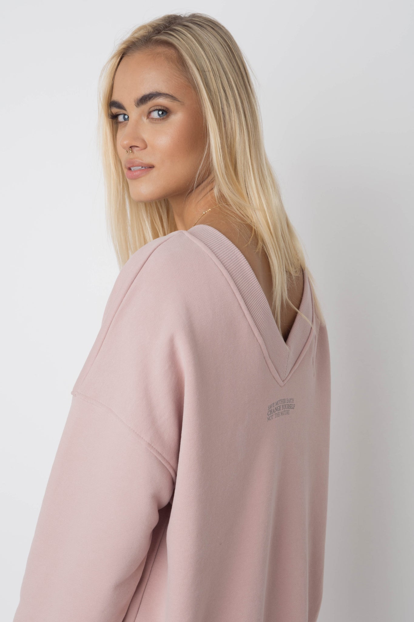 OVERSIZE LIGHT PINK NECKLINE SWEATSHIRT - BISCOE