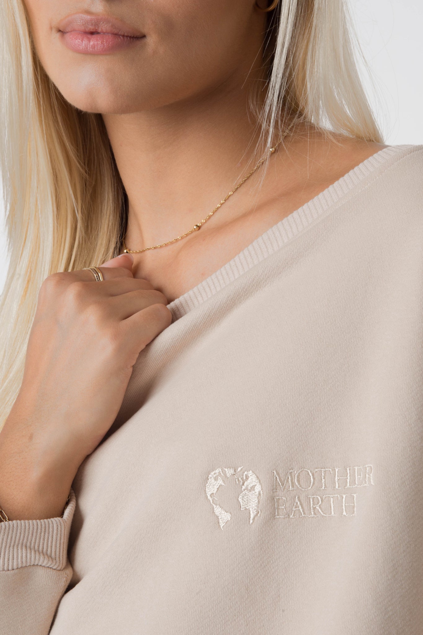 OVERSIZE SWEATSHIRT WITH WIDE NECKLINE BEIGE - MULL