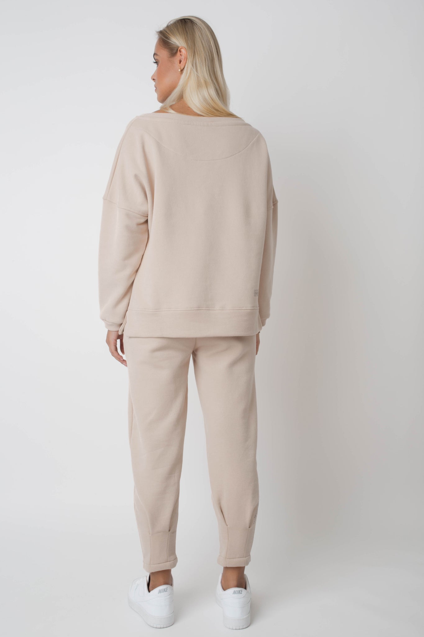 OVERSIZE SWEATSHIRT WITH WIDE NECKLINE BEIGE - MULL