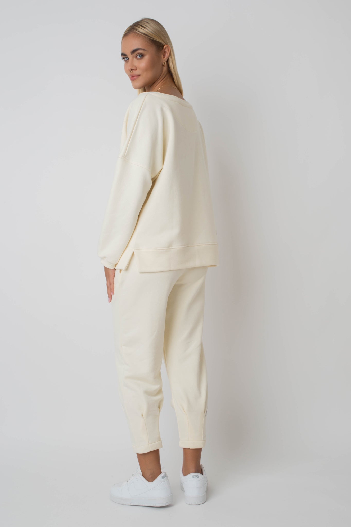 OVERSIZE SWEATSHIRT WITH WIDE NECKLINE ECRU - MULL