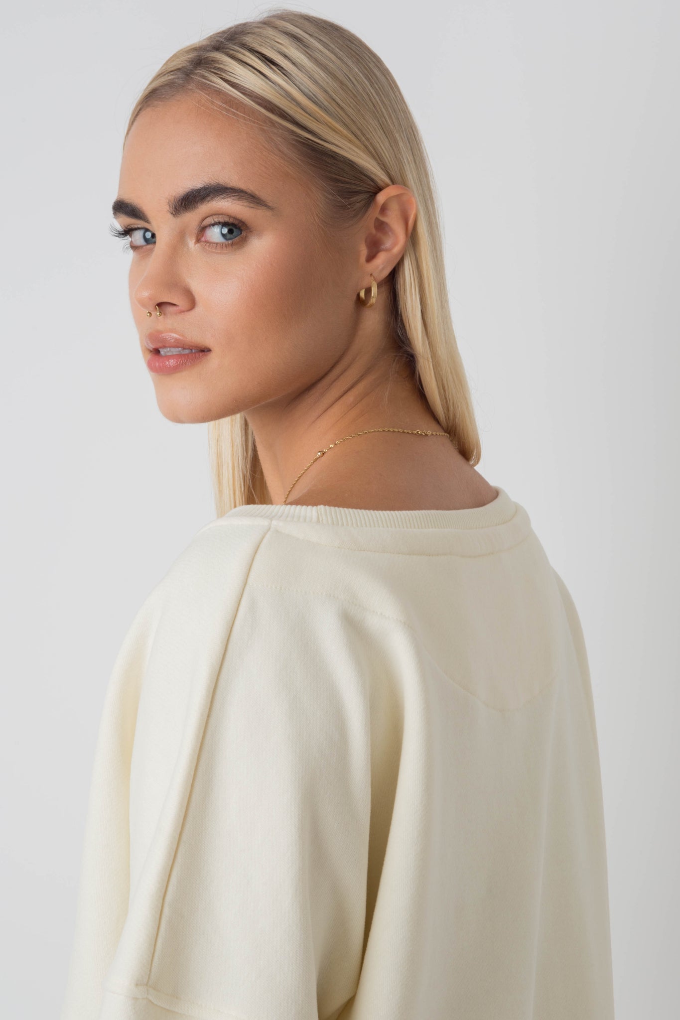 OVERSIZE SWEATSHIRT WITH WIDE NECKLINE ECRU - MULL