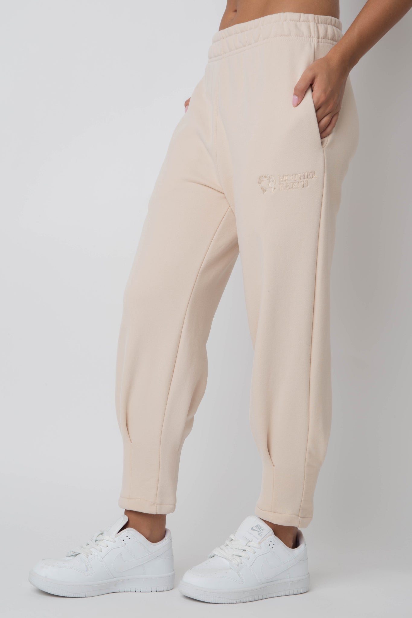 WOMEN'S SWEATPANTS WITH STITCHING ON THE LEGS, LIGHT BEIGE - ANACAPA