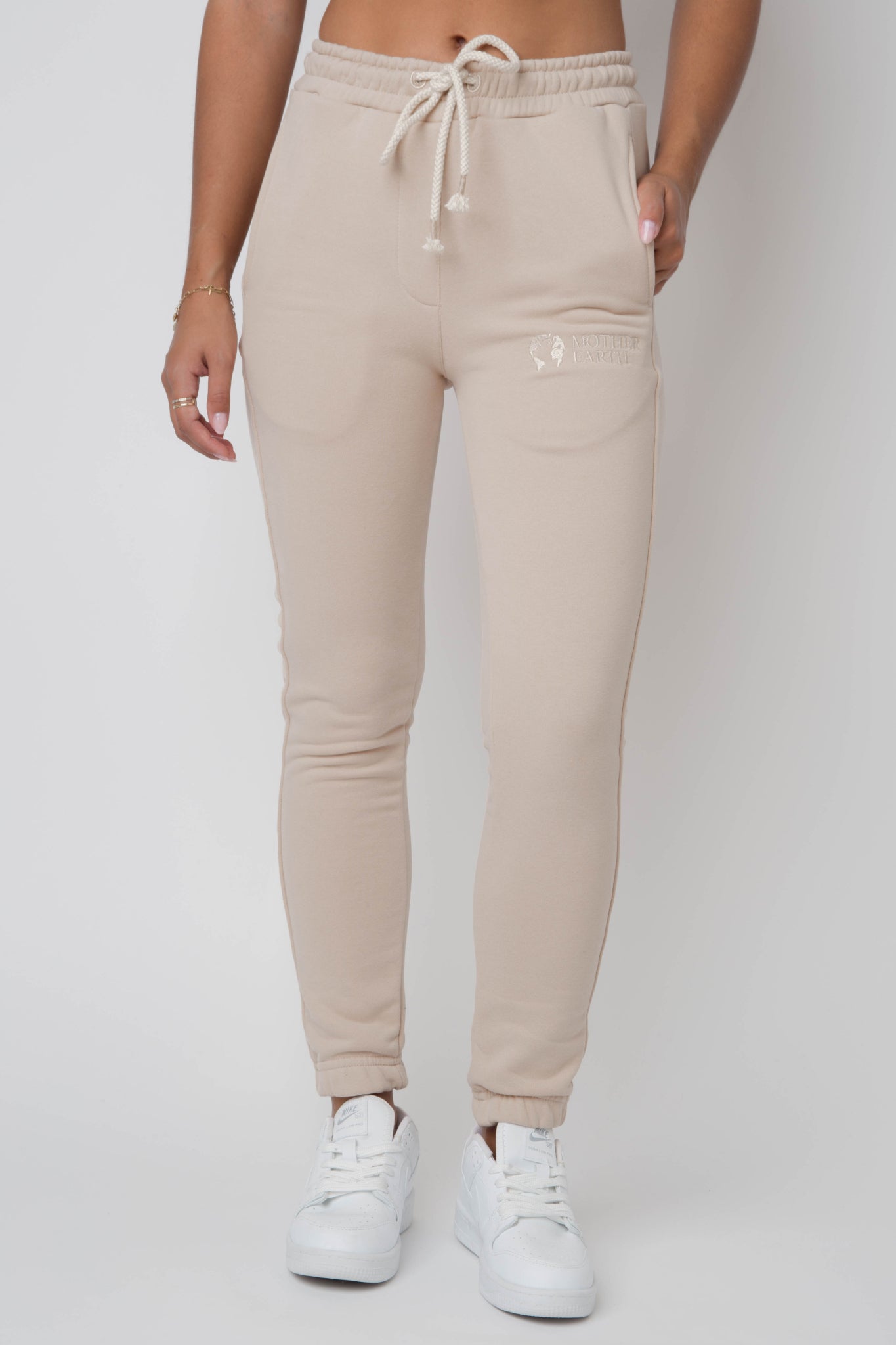 FITTED BEIGE SWEATPANTS - ITAKA