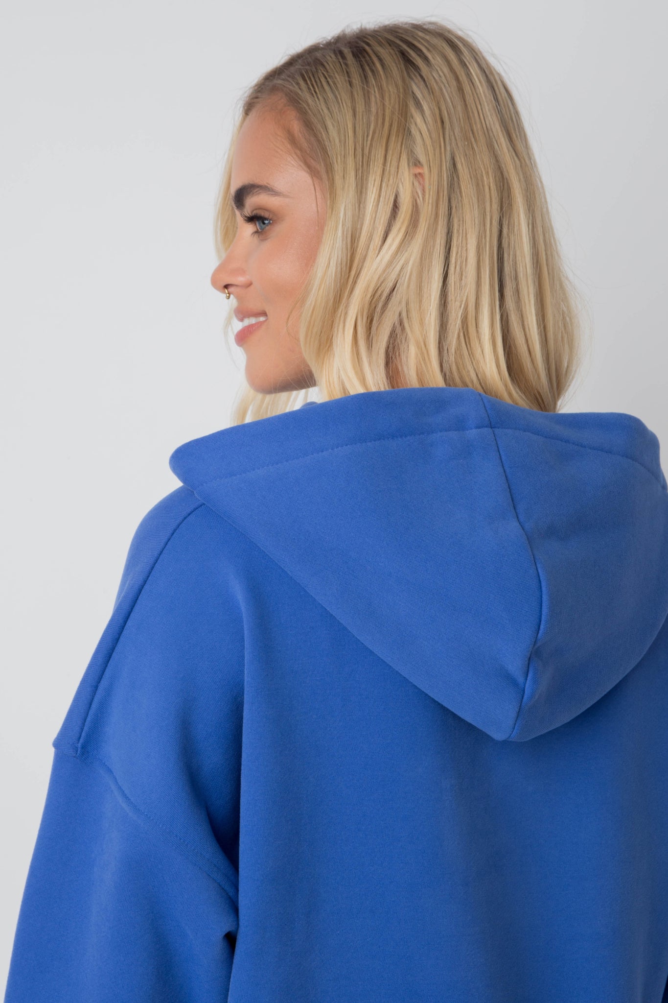 SHORT HOODED SWEATSHIRT CORNFLOWER - MURIA