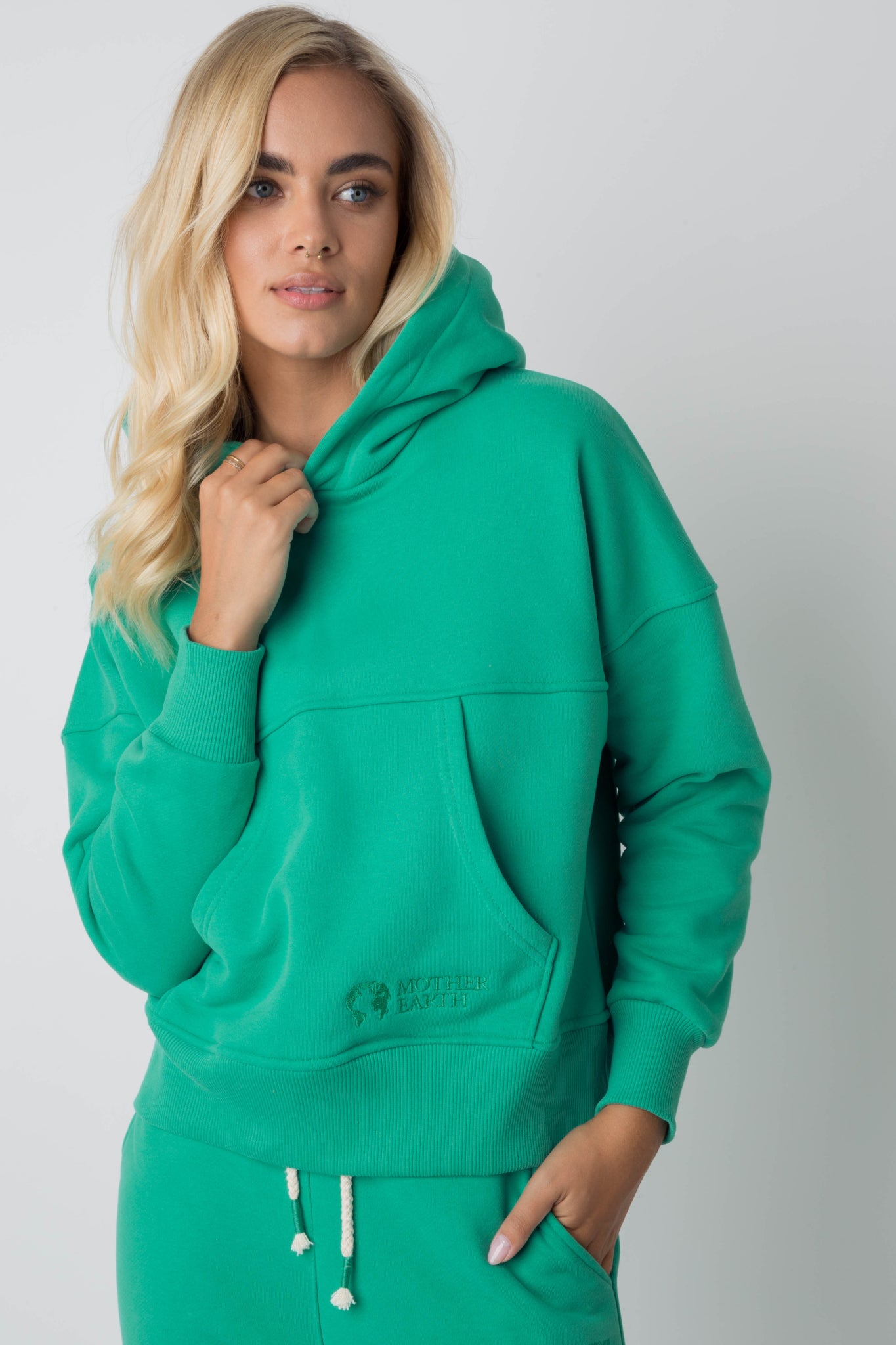 SHORT HOODED SWEATSHIRT GREEN - MURIA