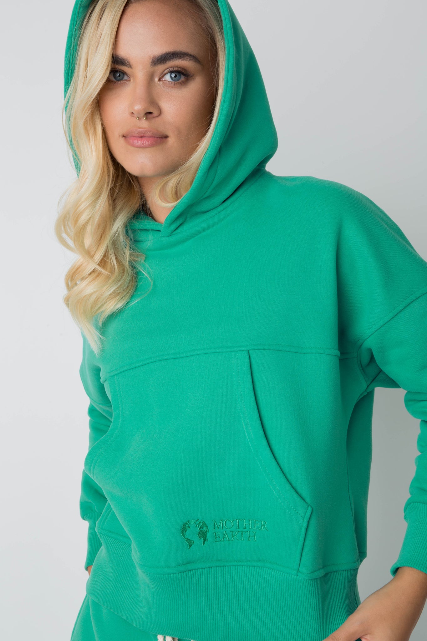 SHORT HOODED SWEATSHIRT GREEN - MURIA