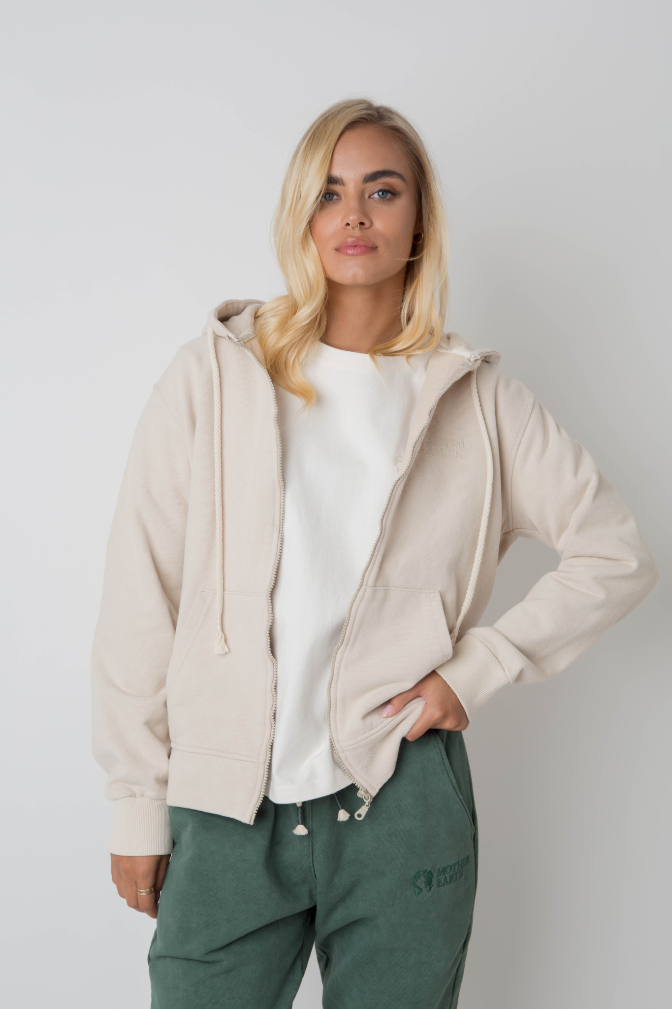 BEIGE WASHED EFFECT HOODED ZIPPER - DELTA