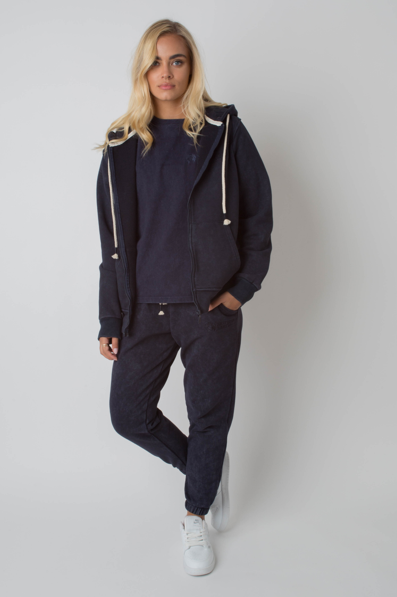 WASHED EFFECT NAVY BLUE SWEATPANTS - CEZAR