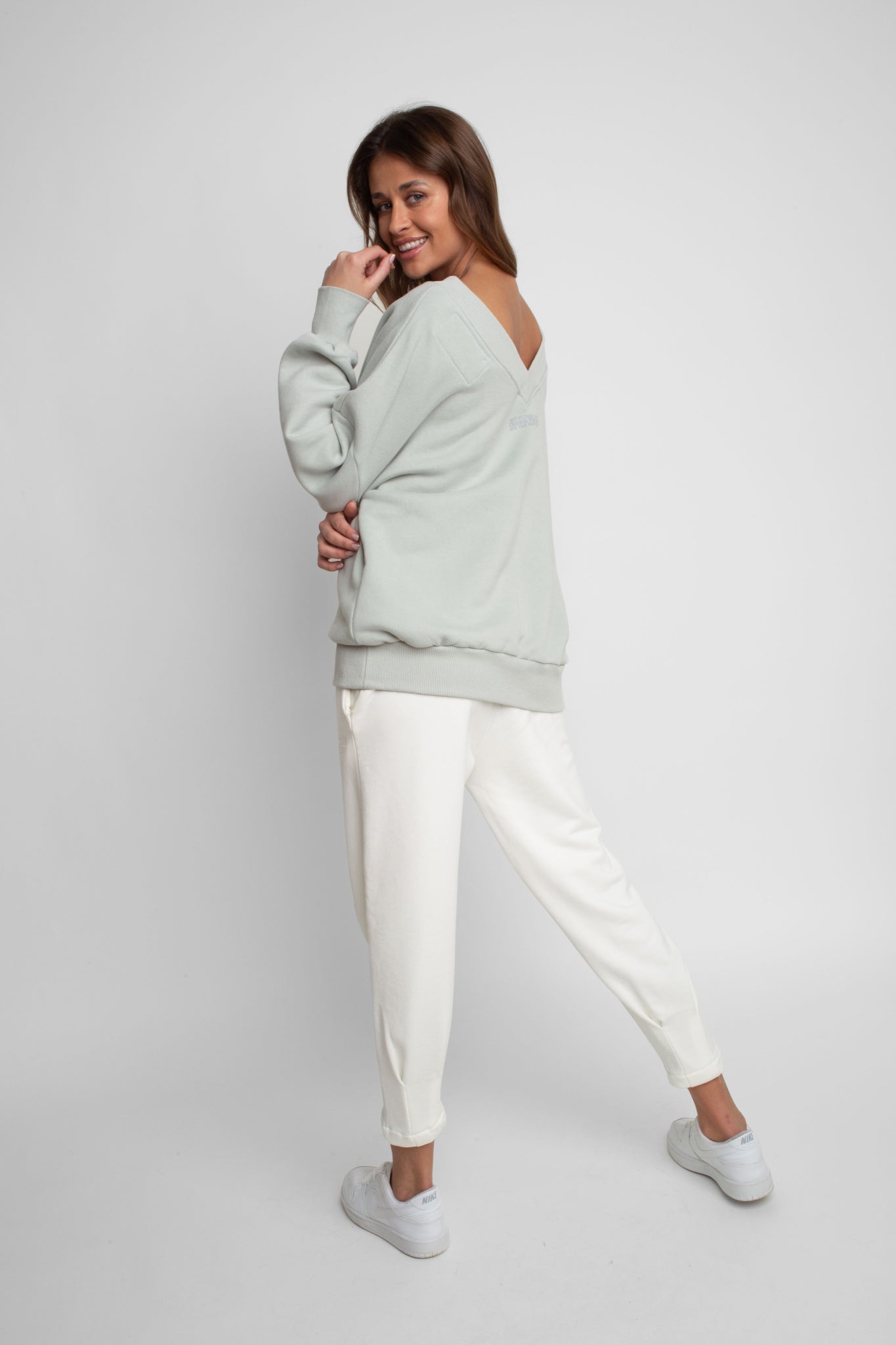 BLUZA Z DEKOLTEM OVERSIZE MIĘTOWA - BISCOE