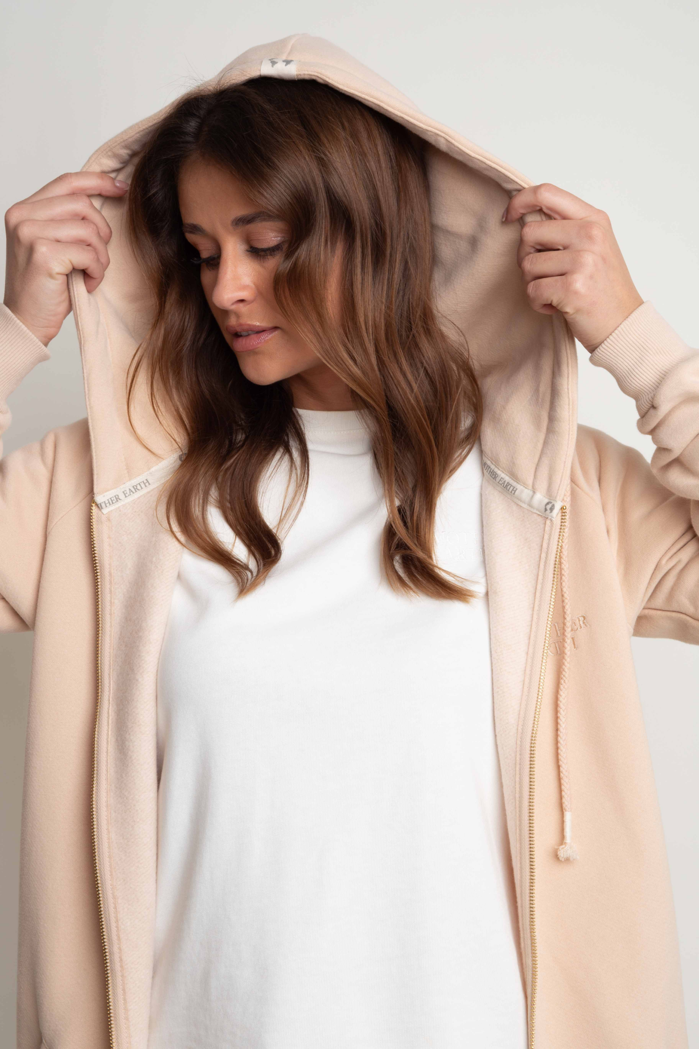 LONG ZIPPERED SWEATSHIRT WITH HOOD LIGHT BEIGE - LEUKADA