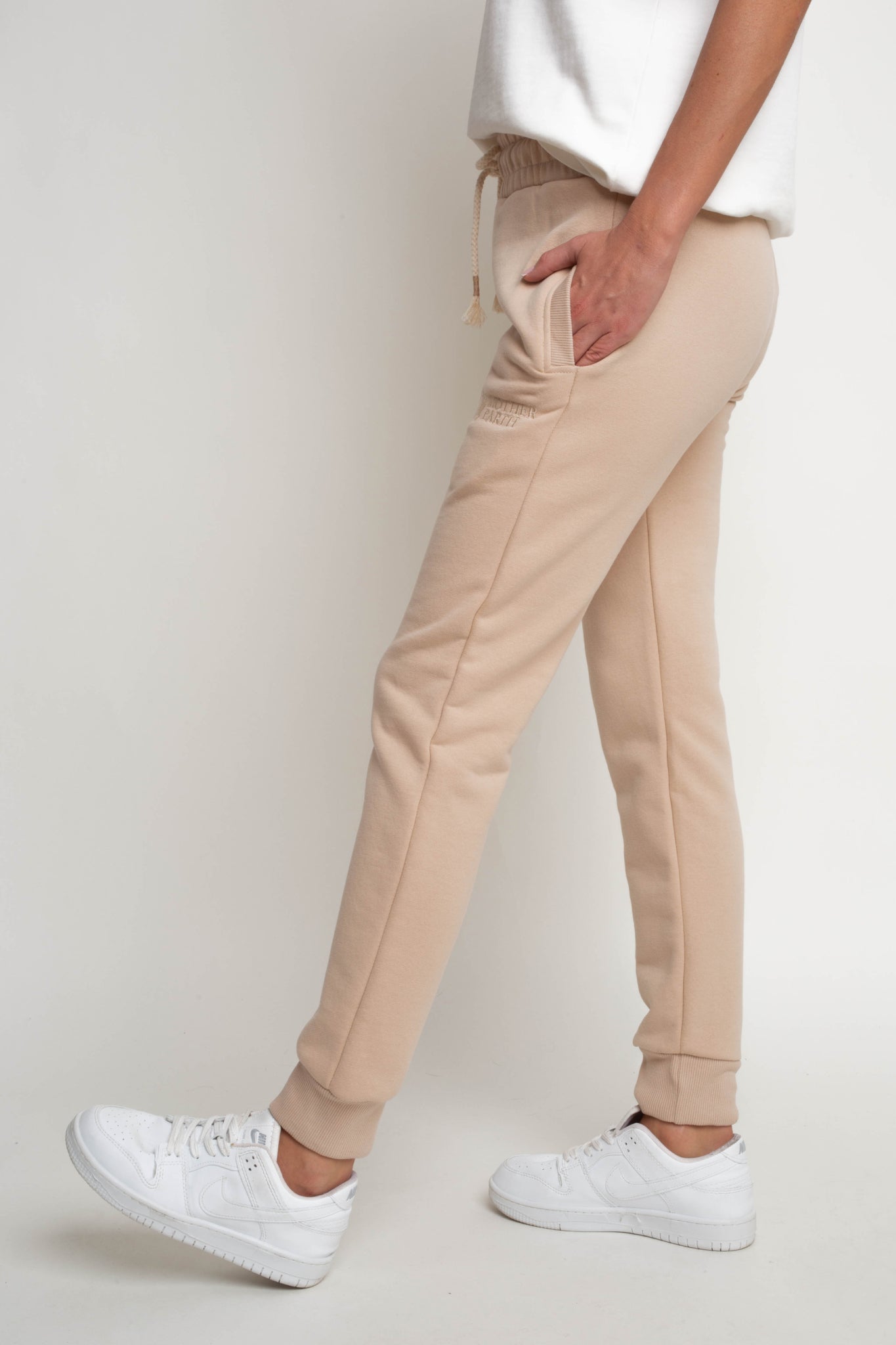 BEIGE SWEATPANTS - BELINDA