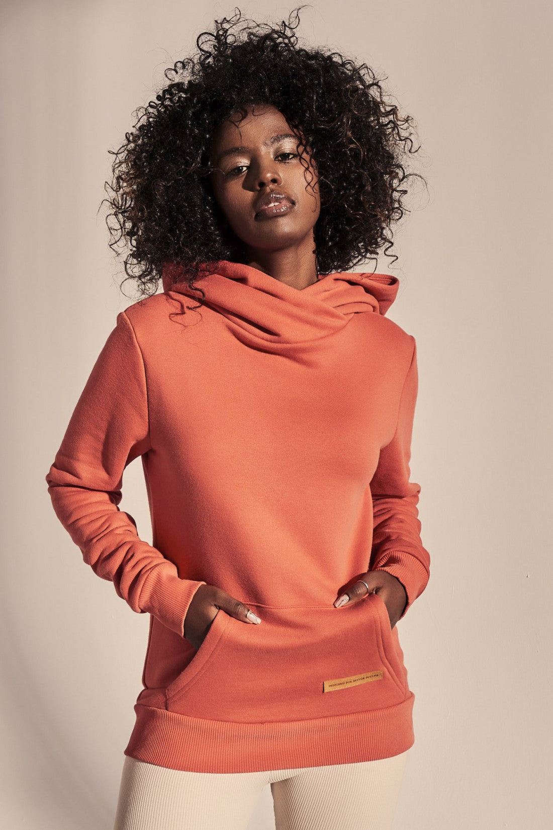 SWEATSHIRT WITH LARGE HOOD ORANGE - SAREMA