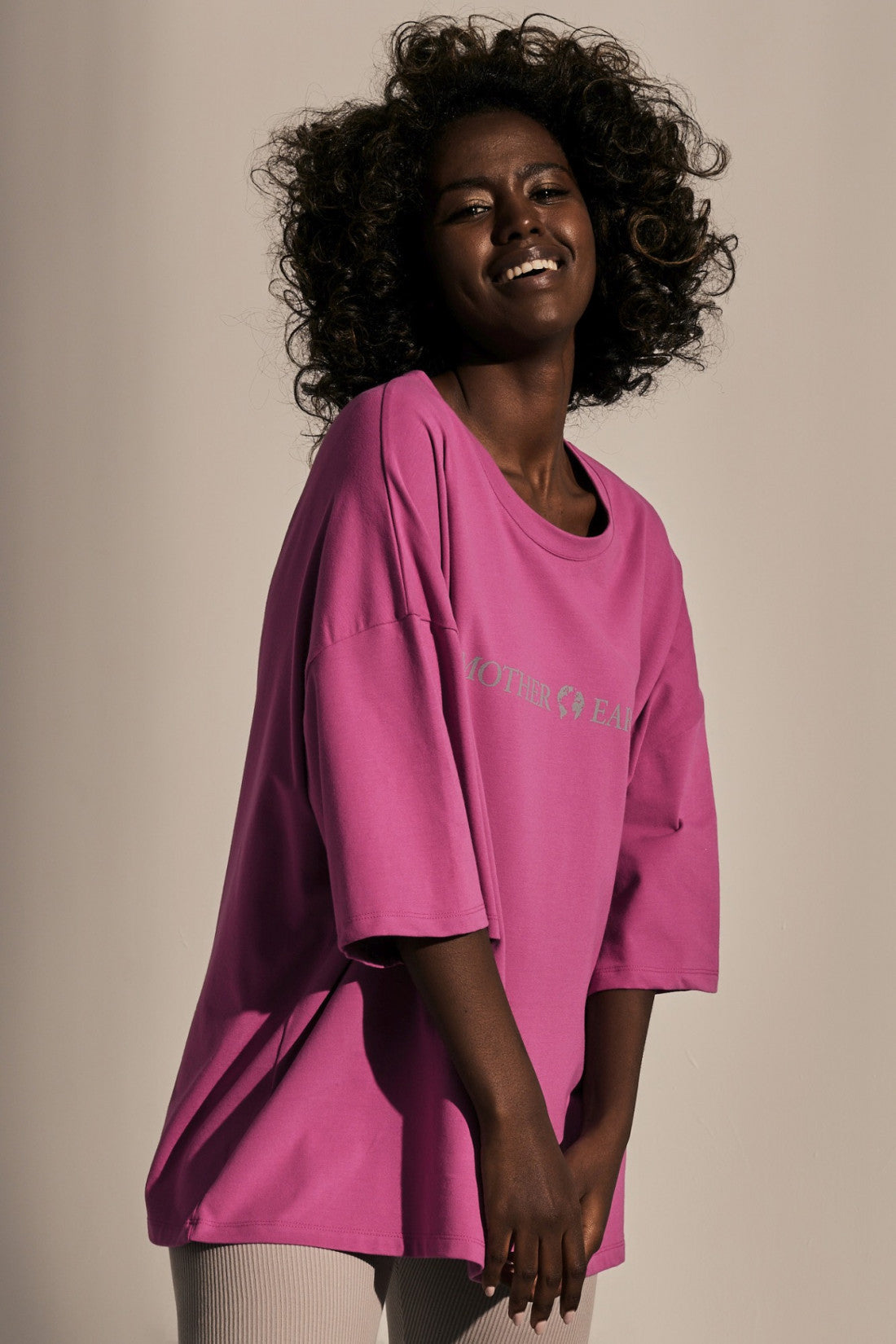 OVERSIZE UNISEX FUCHSIA T-SHIRT - SINGAPUR