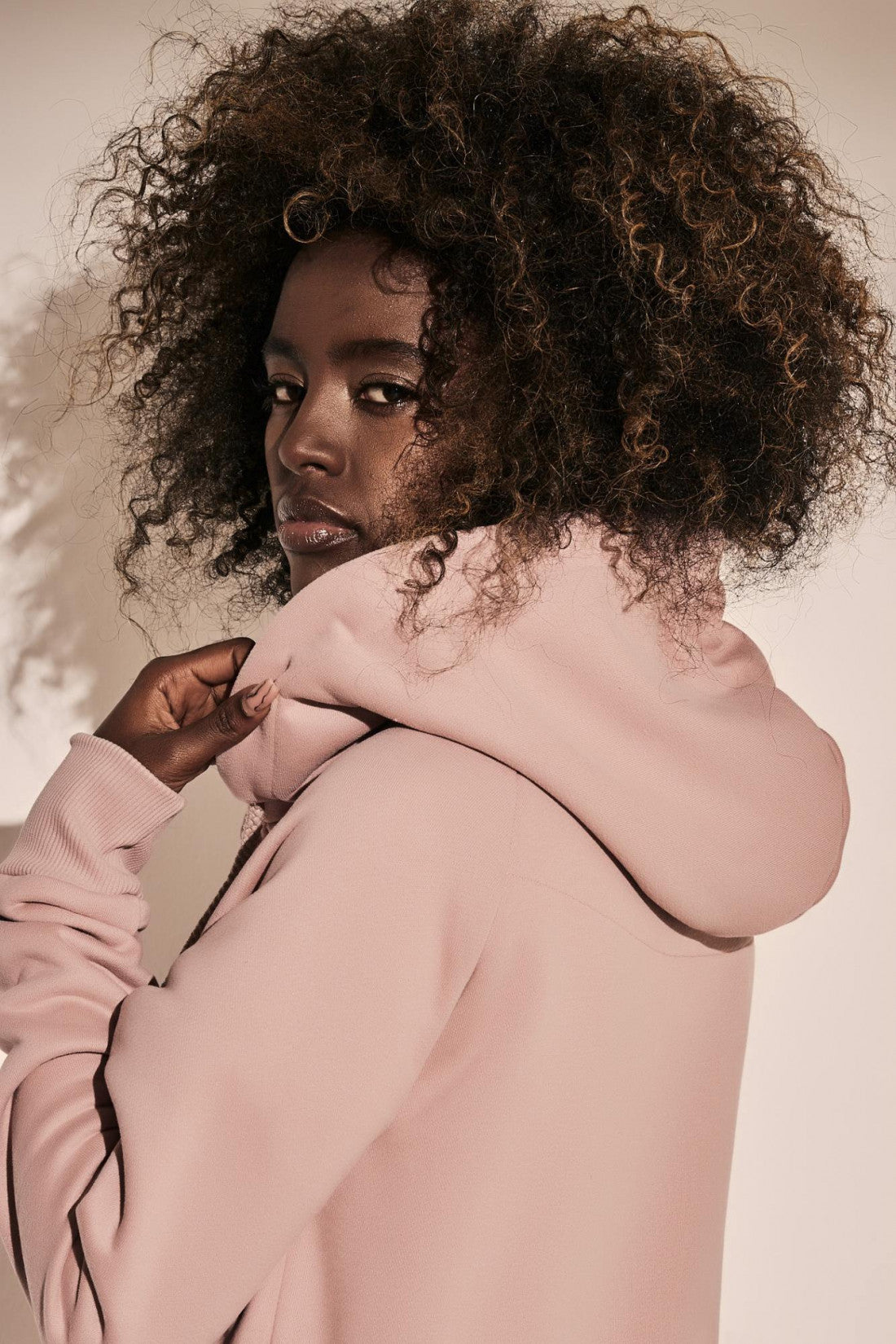 LIGHT PINK ZIPPER HOODED SWEATSHIRT - SOKATRA