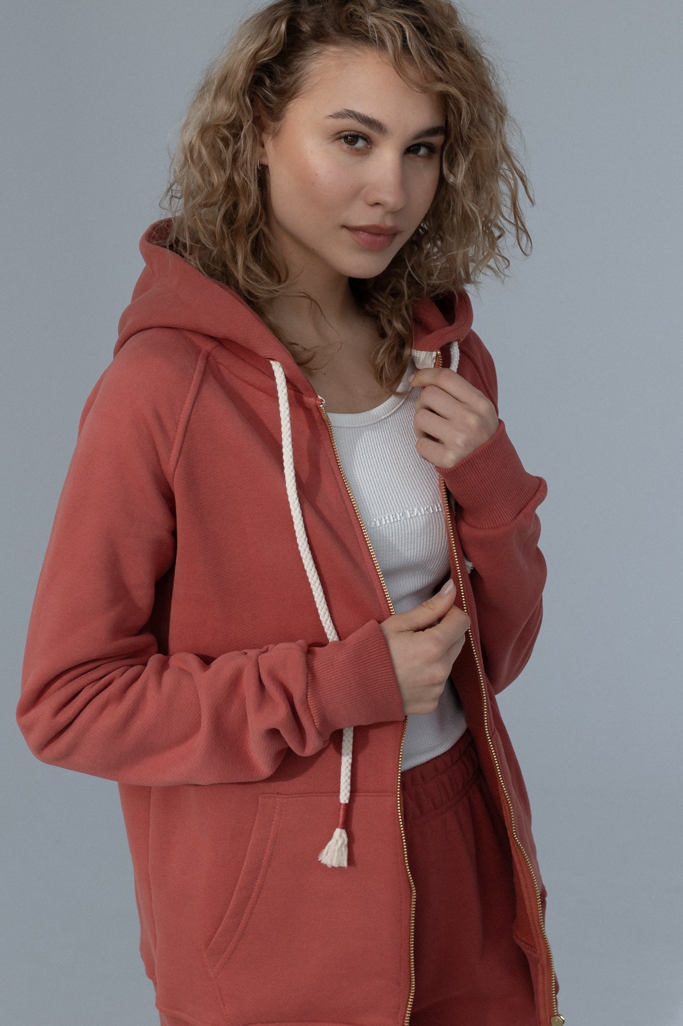 ORANGE ZIPPER WITH HOOD - ARINA