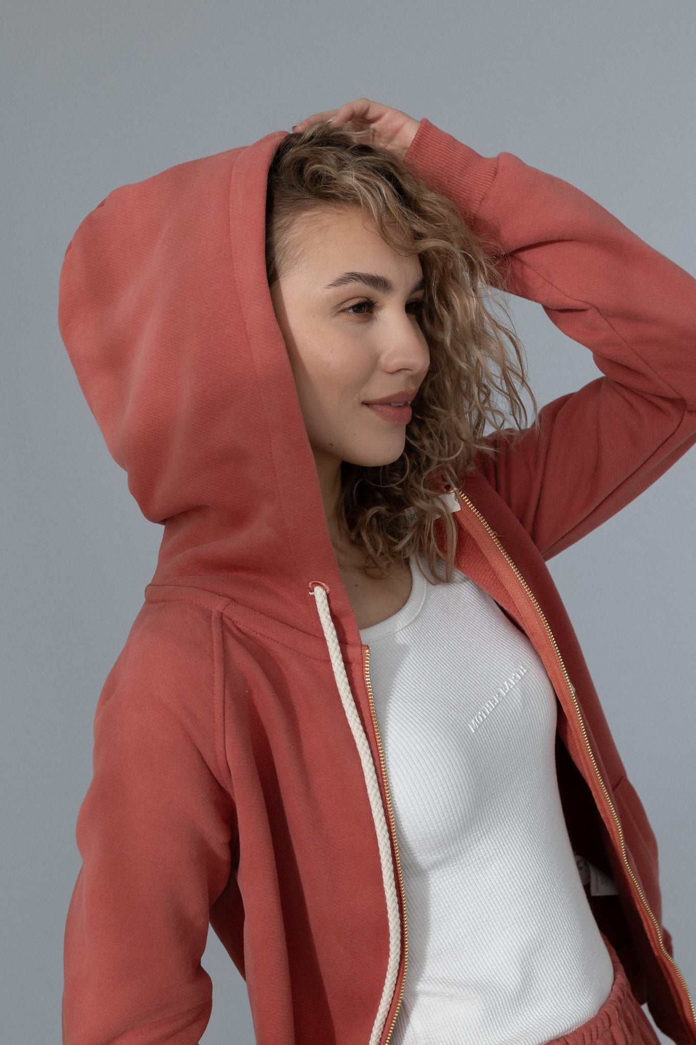 ORANGE ZIPPER WITH HOOD - ARINA