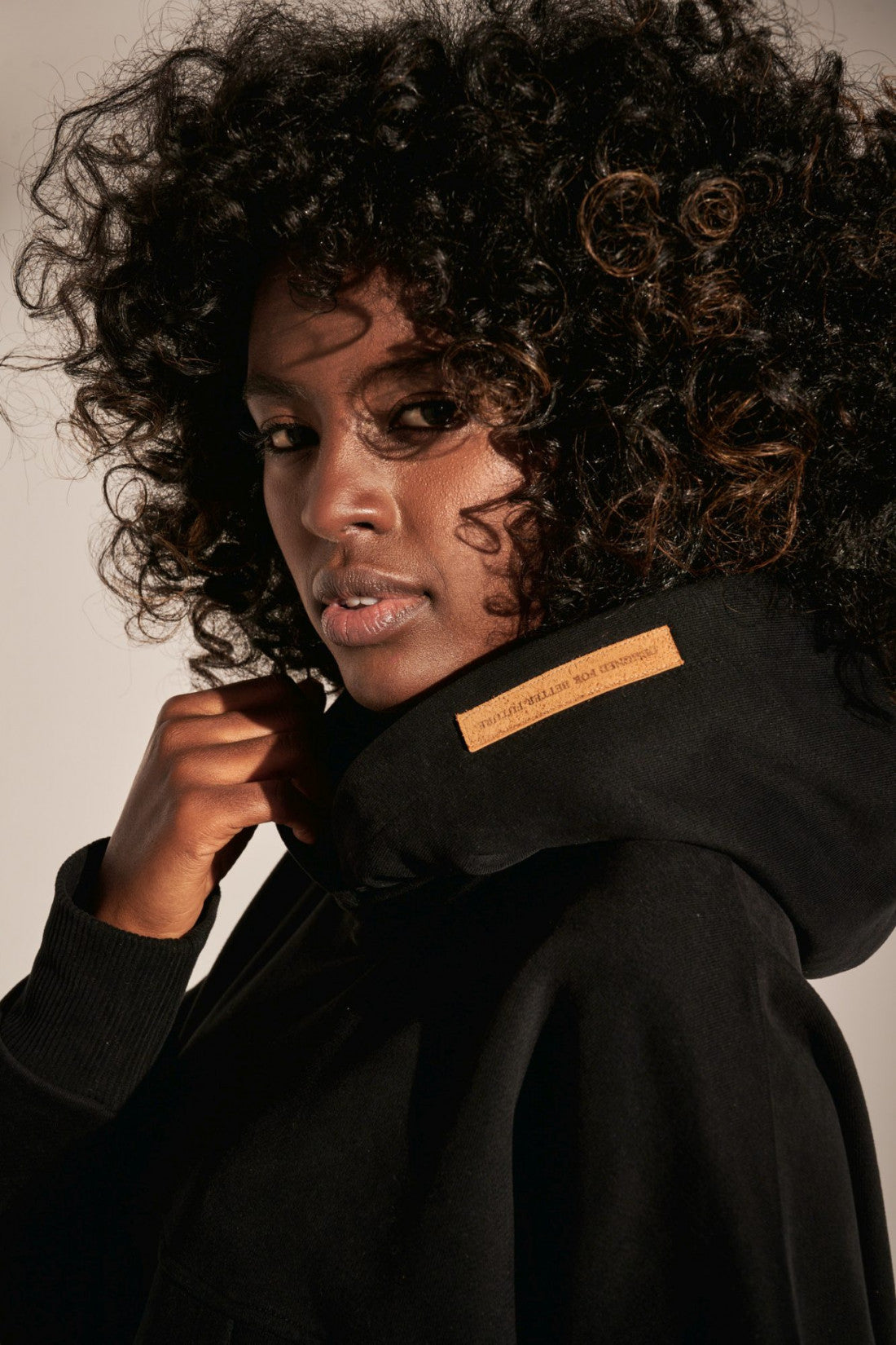 BLACK HOODED SWEATSHIRT - MURIA